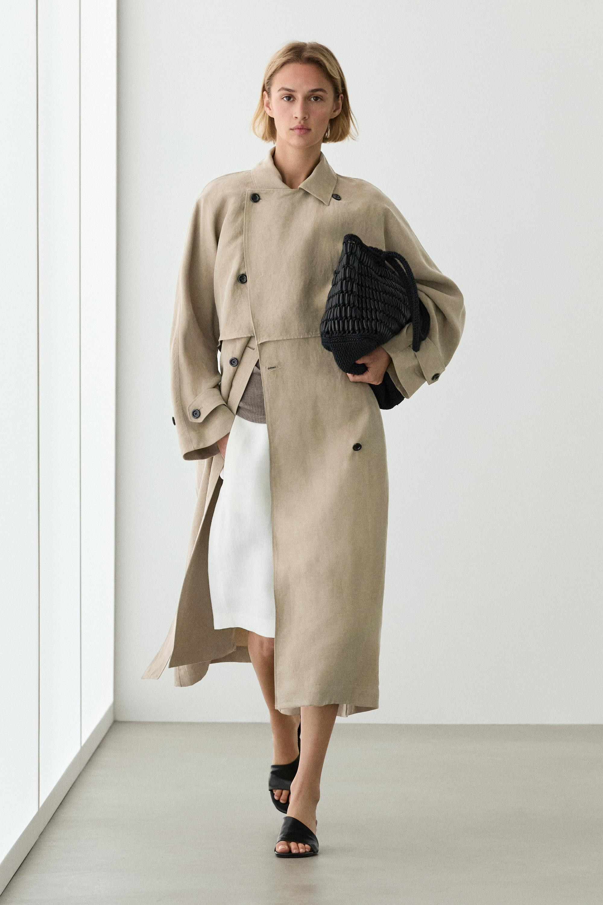 Trenchcoat mit Leinendetail und Gürtel | Massimo Dutti DE