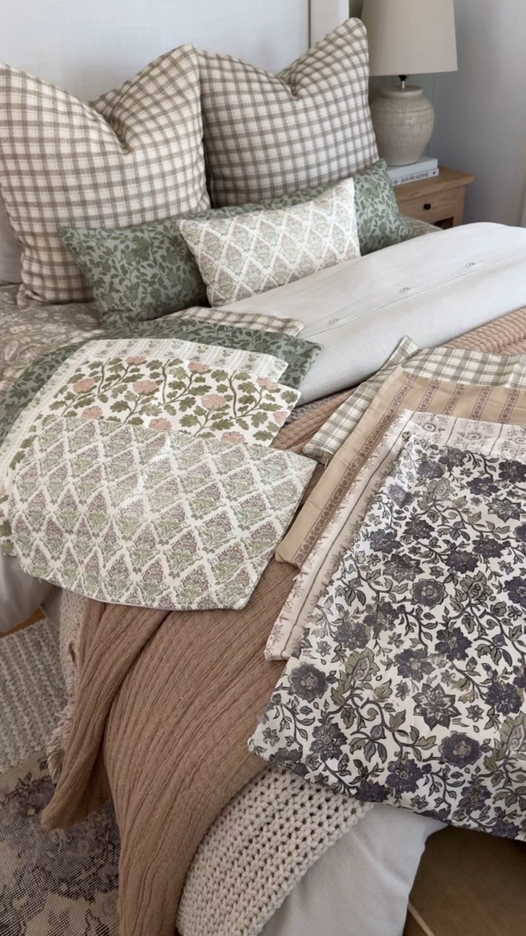 Wanting to switch up your pillows for spring?? Grab my pillow collection from @woven.nook 

#LTKHome #LTKSeasonal #LTKSaleAlert