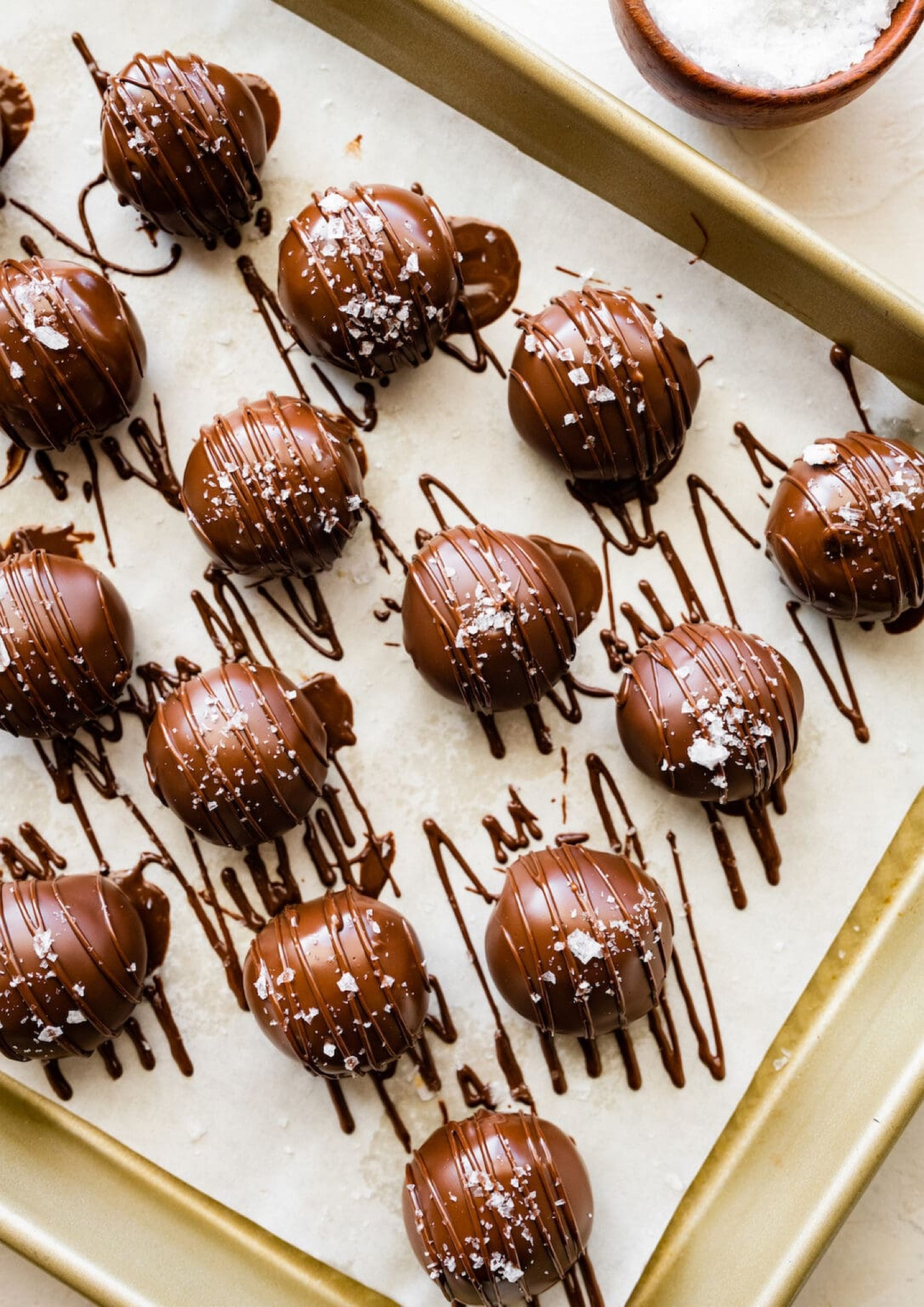 Peanut Butter Protein Balls– these no-bake protein balls are made with oat flour, peanut butter, honey, vanilla, sea salt, protein powder, and dipped in chocolate for a little indulgence! Store in the fridge or freezer so you can have a healthy snack or treat anytime!
Full recipe: https://www.twopeasandtheirpod.com/peanut-butter-protein-balls/

#LTKHome #LTKSeasonal #LTKFindsUnder100