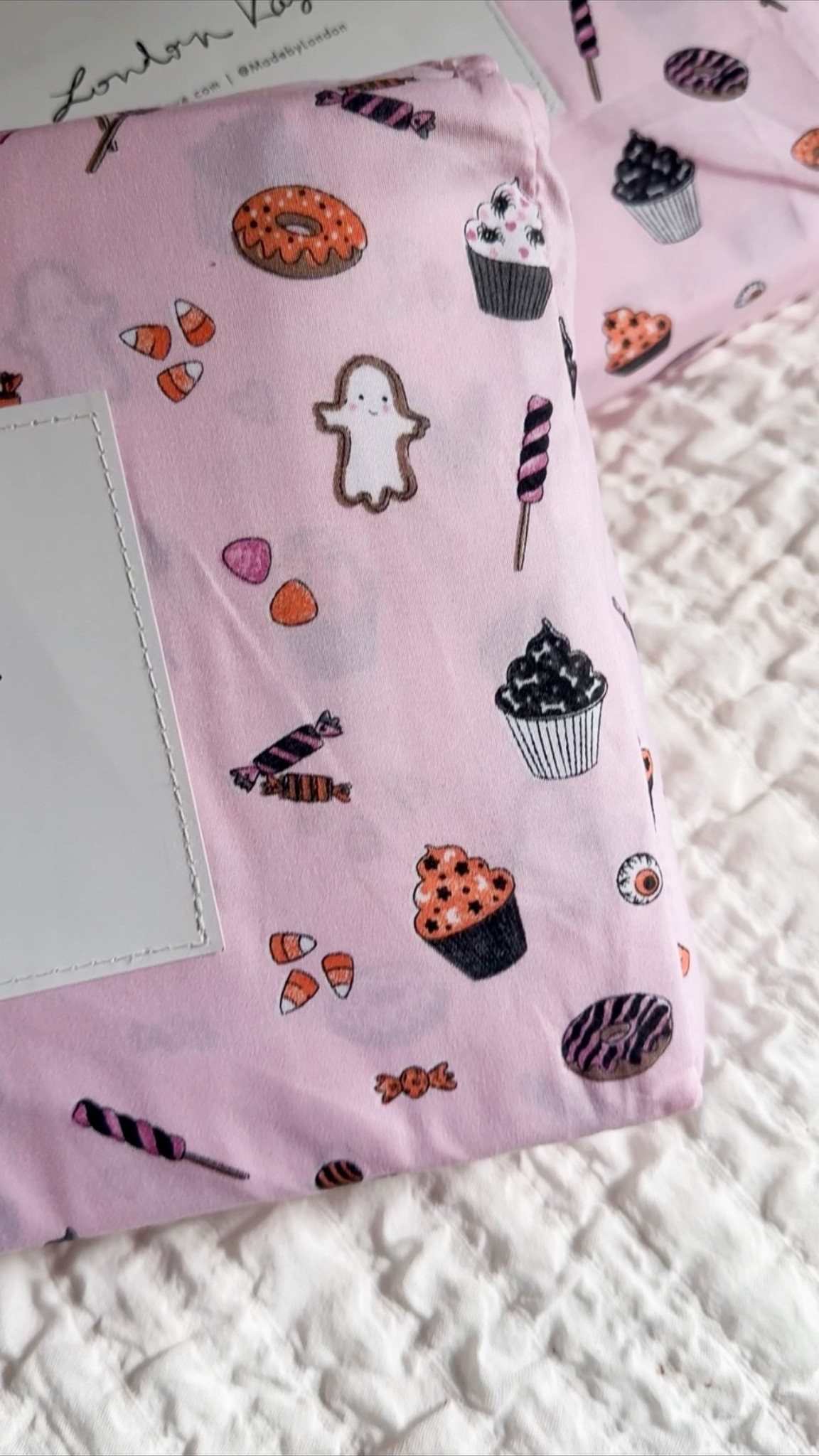 These Halloween sheets! 😍 #halloween #halloweenbedding #halloweenkids #halloweensheets #halloweendecor

#LTKmomlife #LTKSeasonal #LTKKids