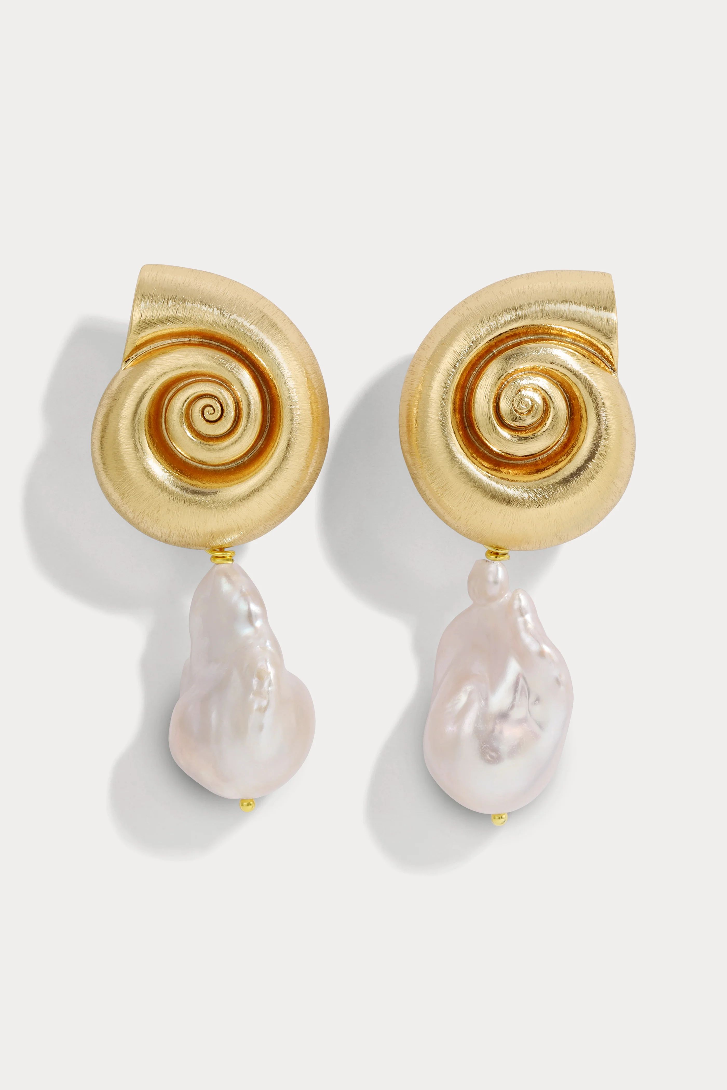 La Mer Baroque Shell Earring | Lili Claspe