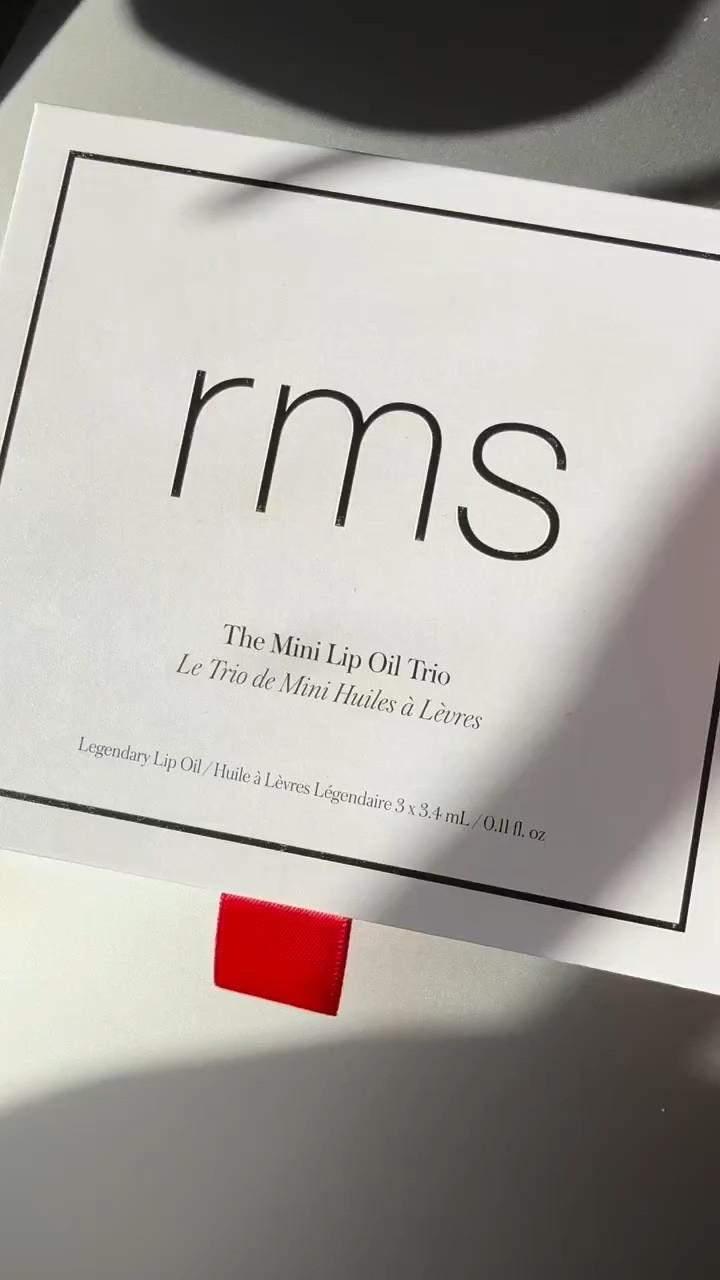 The @rmsbeauty Mini Lip Trio is one of my favorite clean beauty holiday gift sets this season! I bought this myself AND added it to my Holiday Gift Guide, that’s how obsessed 🤩 I am with it!

I love the RMS Beauty Lip Oils, and these three shades are universally great on everyone. 

Comment KIT and I’ll send you the link and 20% discount code for this set ❤️🤍💚

Which shade appeals to you the most?
#holidaygiftideas #cleanbeautytok #lipoils #holidaylip #cleanmakeup

#LTKHoliday #LTKBeauty #LTKGiftGuide