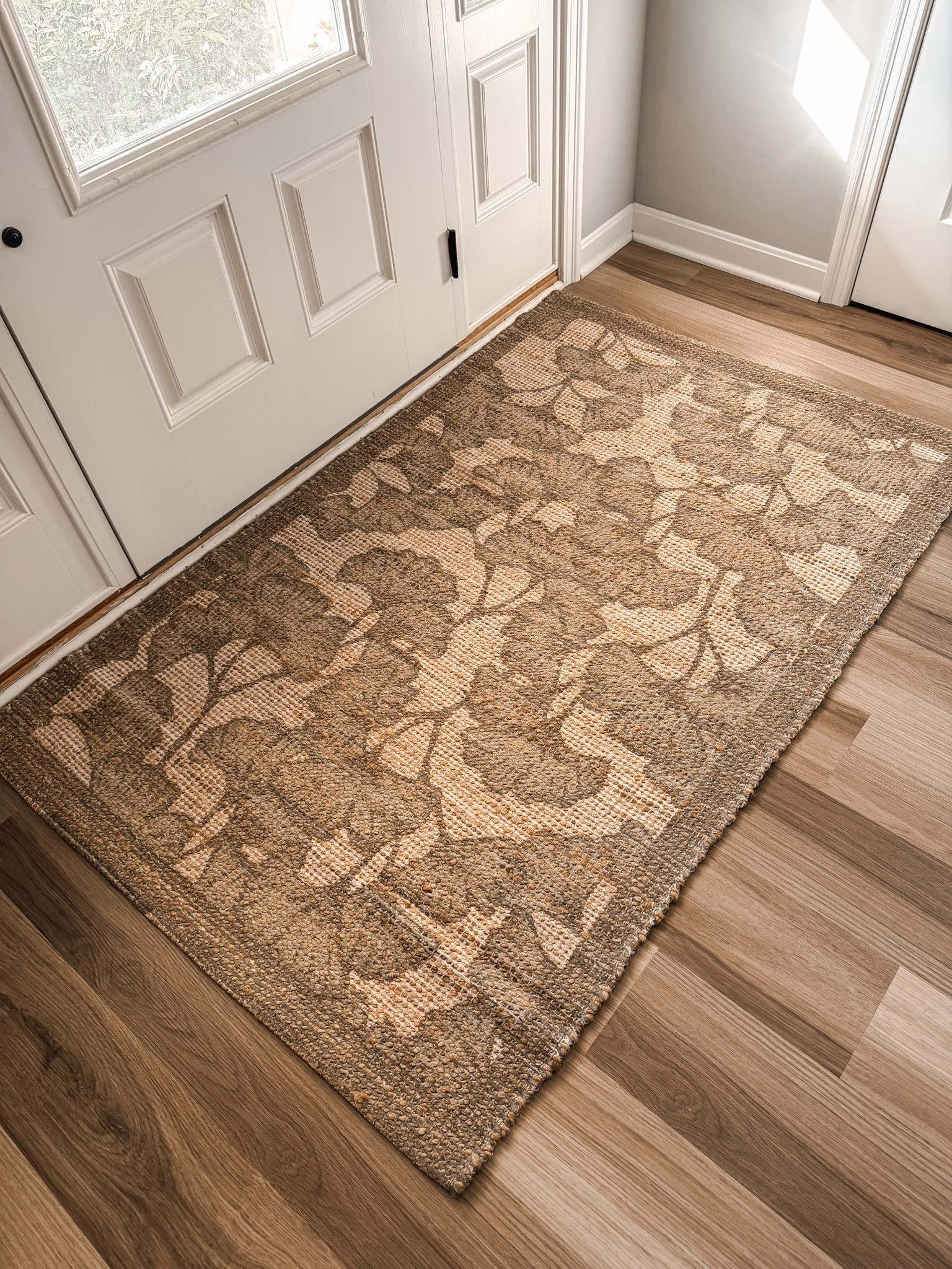 Still loving our new entryway rug!! It’s still ON SALE — over 50% off!!

Entryway styling, front door, indoor rug, summer decor

#LTKHome #LTKSaleAlert