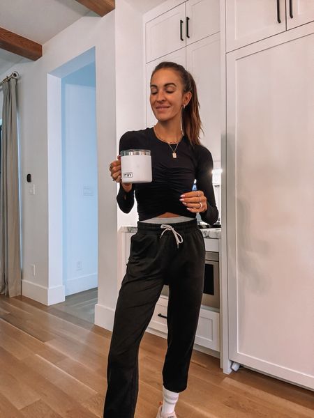 no better start to friday than coffee + a cozy outfit! 🙌🏻latest joggers obsession! 😍

#LTKStyleTip