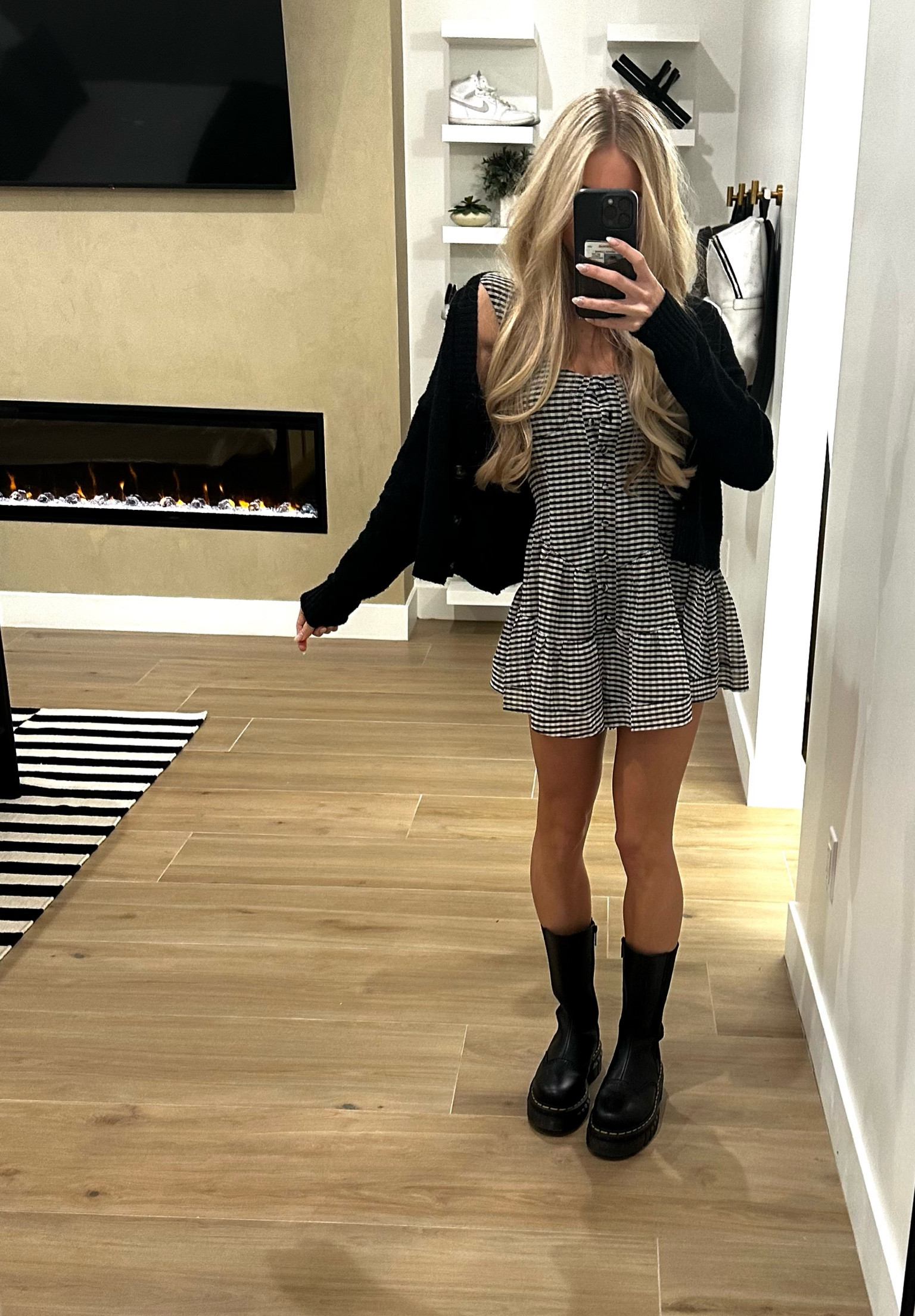 Obsessed with my new boots🖤