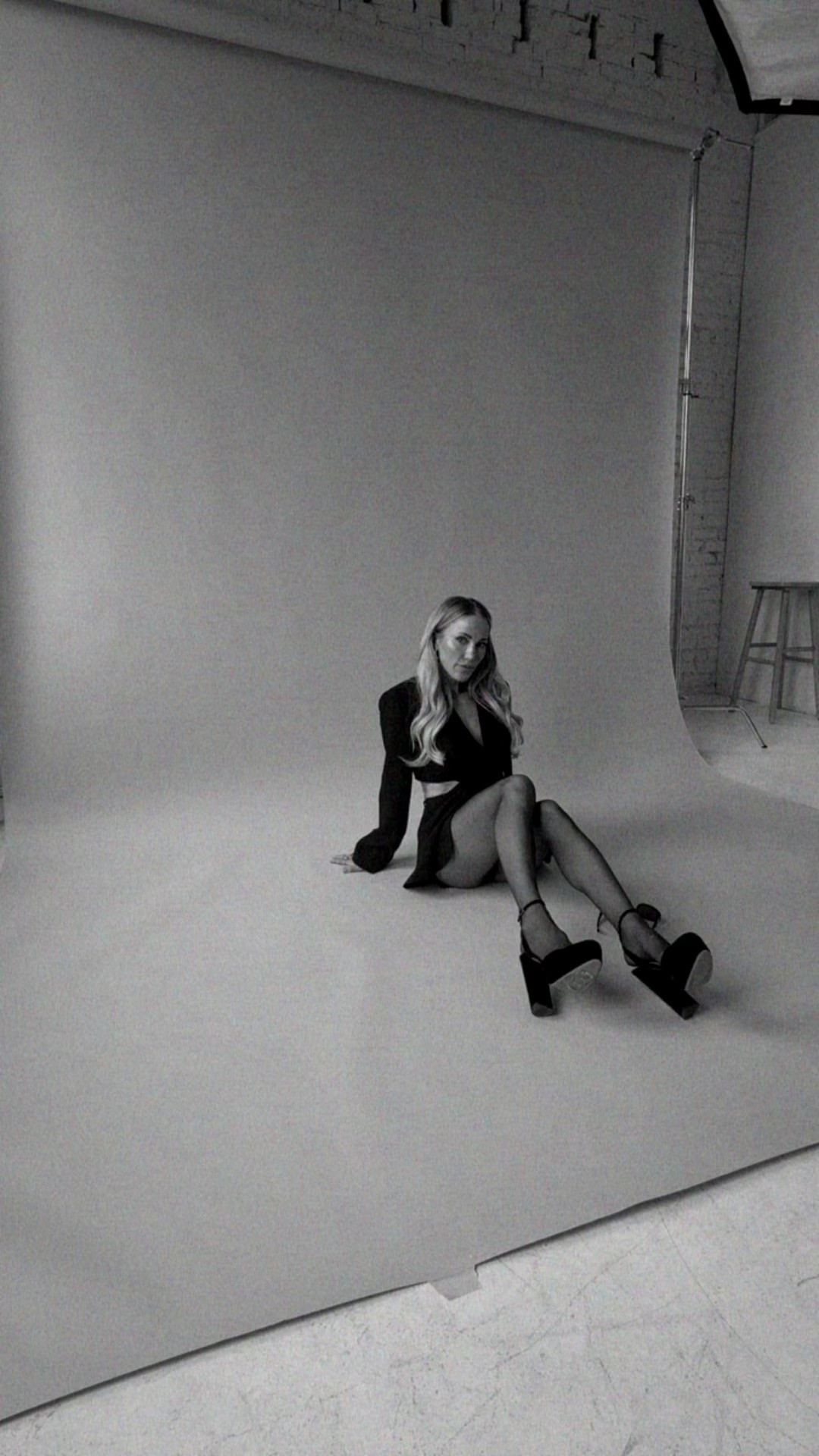 🖤🖤🖤 #chic #blazerlook #blackonblackoutfit 
#datenight #brandingshoot #girlsnight 

#LTKWorkwear #LTKBeauty #LTKPetite