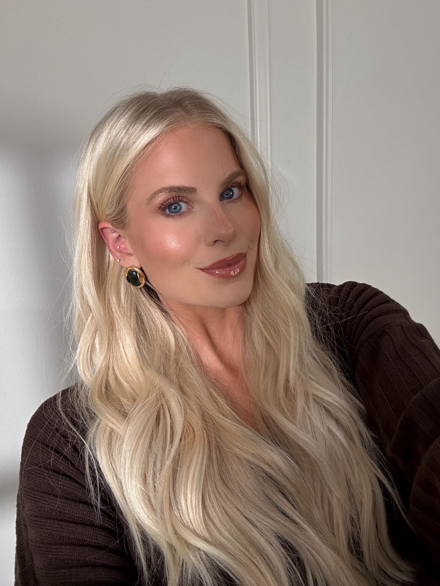 Lip Combo I’m Loving! 

Shades:
Liner - wherever walnut
Lipstick - cat walking
Gloss - champ stamp fantasy

Wearing a small in sweater 🤎 #kathleenpost #sephorasale 

#LTKBeauty #LTKSaleAlert