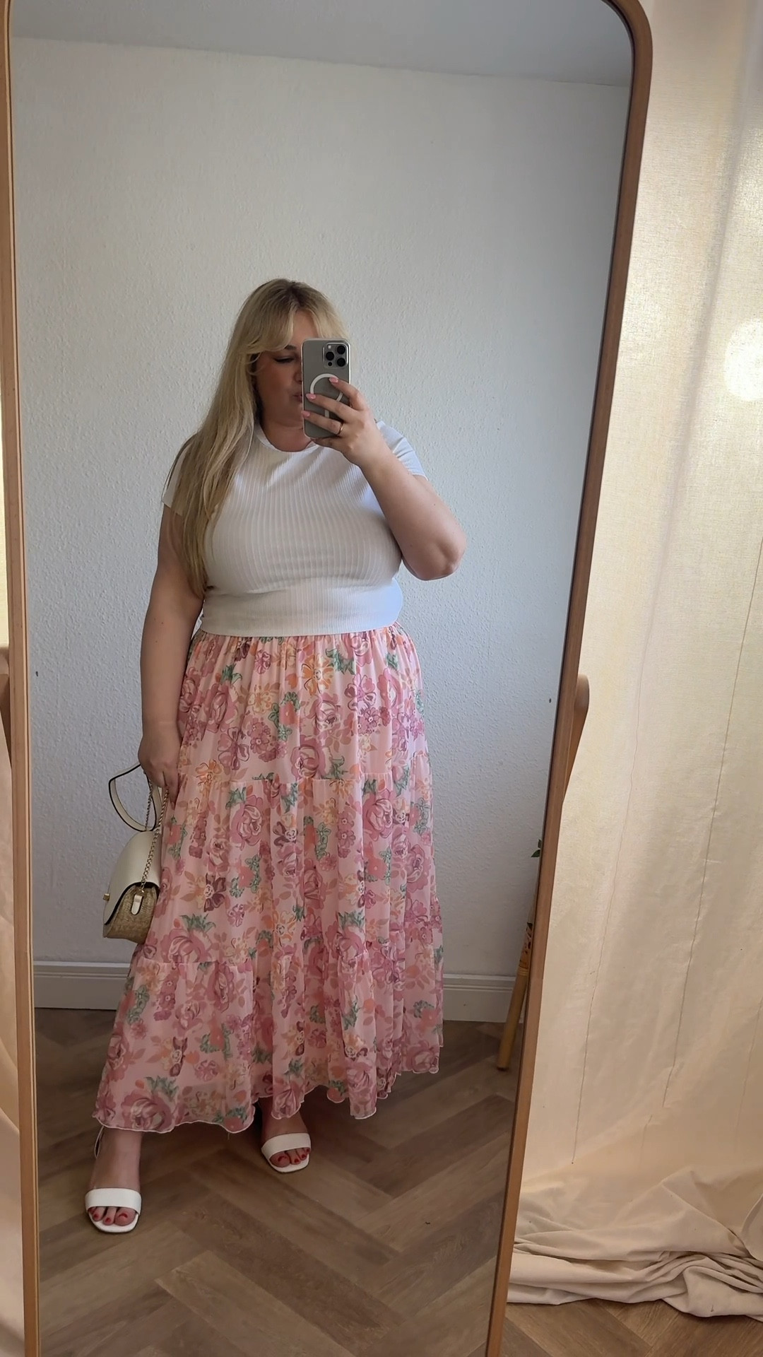Frühlingslook 💗

#plussizefashion #frühling #maxirock #blumen 

#LTKplussize #LTKspring #LTKstyletip