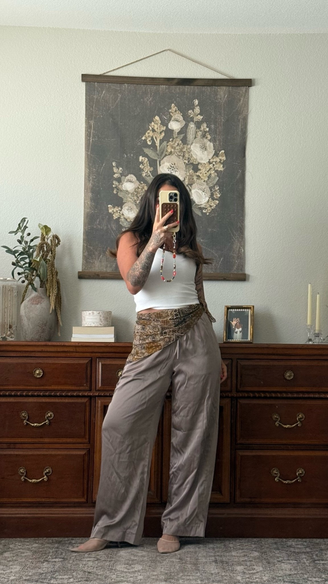 Tank is Zara
Pant color is sold out but linked exact product!!
Scarf is old tried to link similar <3