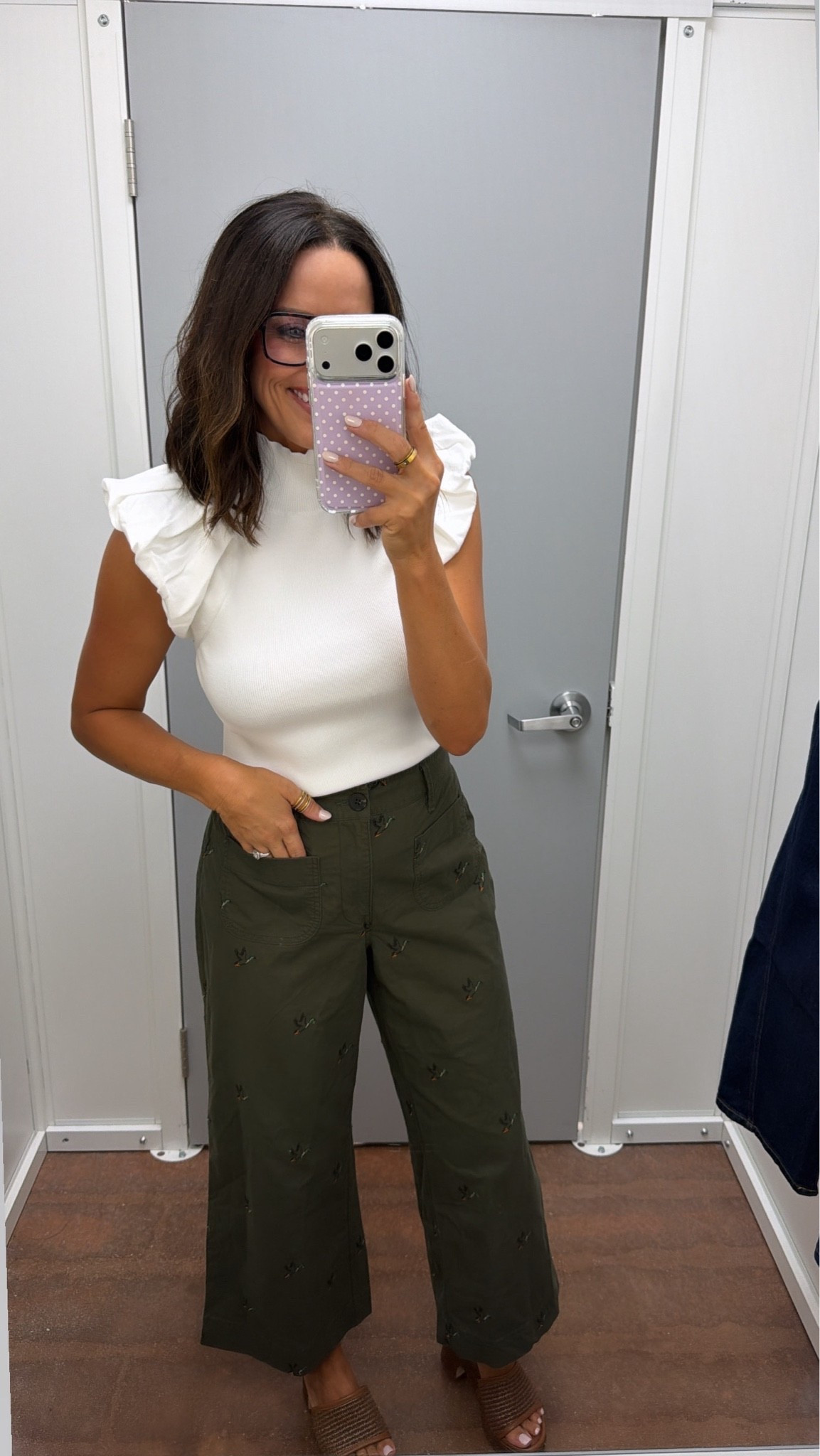 These embroidered duck pants are SO cute 🦆🤎 such a fun little detail that makes a basic outfit feel so much more special! And this olive color is perfect for fall 👏🏻

@Walmart 

xs/2

#WalmartFinds #WalmartFashion #WalmartStyle #WalmartClothing #FallFashion #FallStyle #FallOutfits #EmbroideredPants #AffordableFashion #WalmartFinds #LTKCreator #LTKFashio

#LTKootd