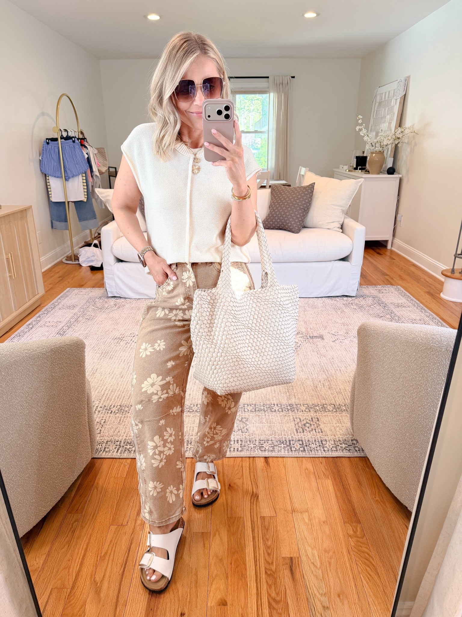 Amazon Spring Outfit🌸 I am loving these barrel leg jeans with the flower detail so cute and even petite friendly! 


Amazon outfits, Amazon finds, Amazon fashion, floral pants, spring outfits 2026, spring outfit inspo, summer outfits 2026, summer outfit inspo, petite style, midsize fashion, casual style 

#LTKootd #LTKMidsize #LTKPetite