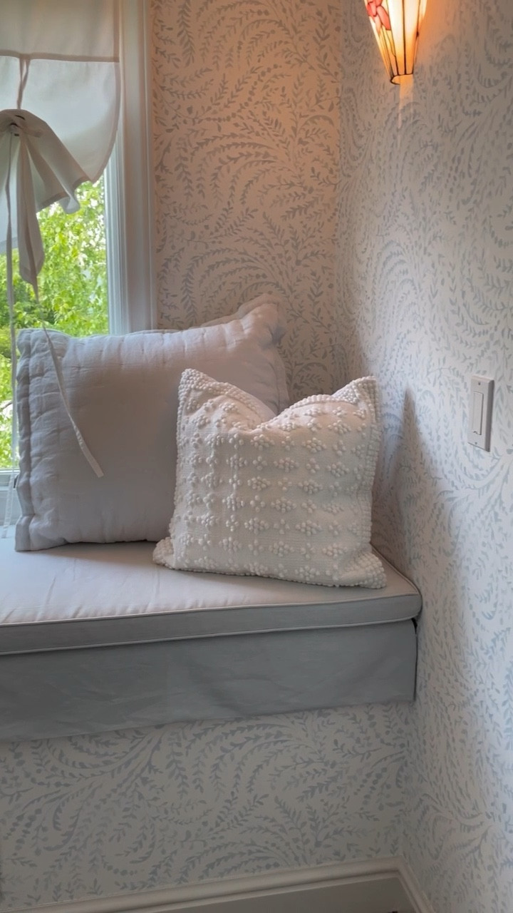 Removable Serena and Lily wallpaper!

#LTKhome #LTKstyletip #LTKVideo