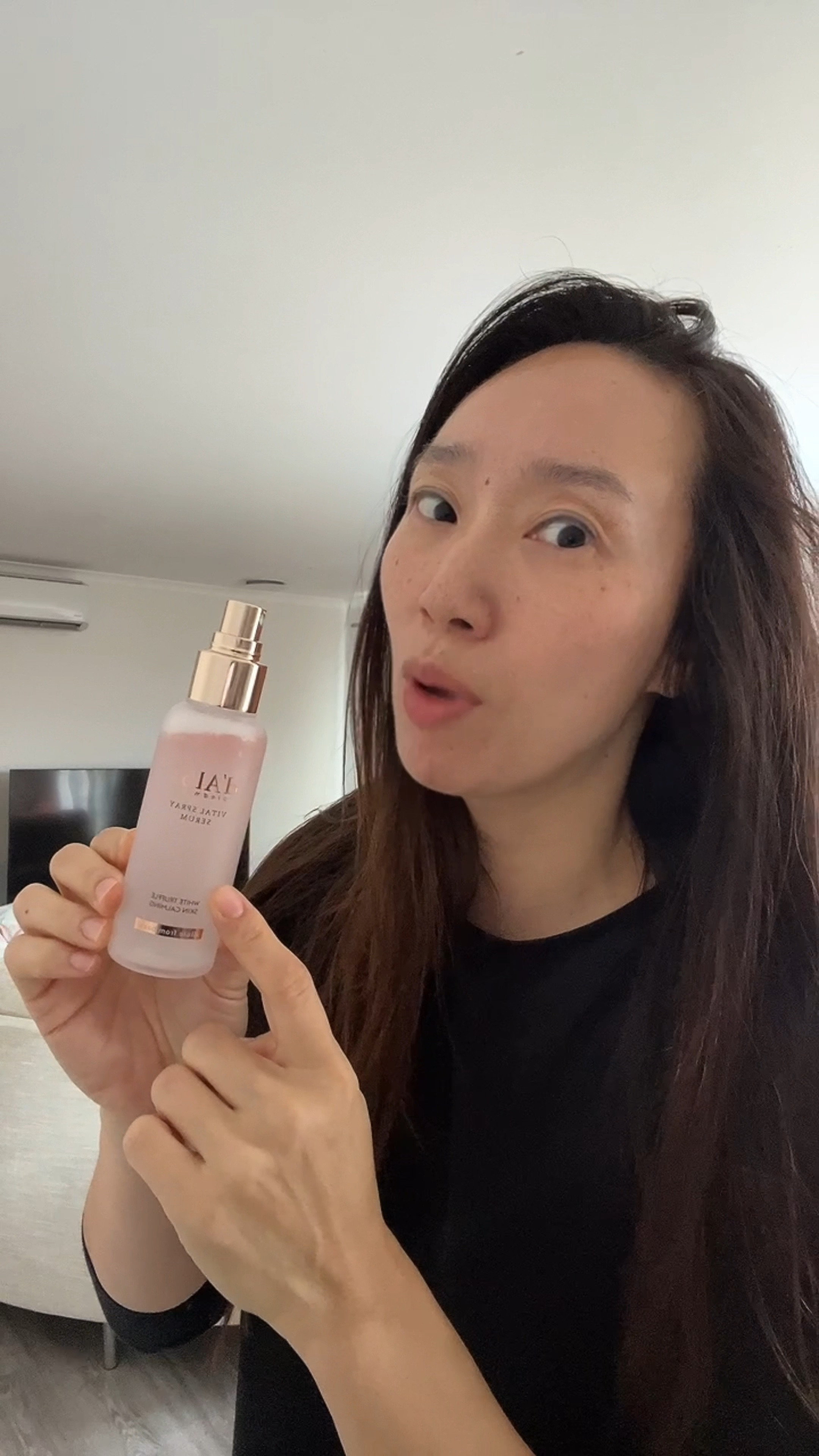 Always with me @dalba_piedmont 🎀🫧

*this serum spray working very well, all day long, When I don’t have time, oh my, I need it~~
Where is it, getting drying~~ 
So much regret, lazy to order again
Love to use this for refreshing my face skin🌿
NEED IT☑️

MUST HAVE ITEM🖤

🏷️ d'Alba White Truffle Vital Spray Serum


*있을땐 막 쓰면서 정말 몰랐다 우리 달바가 정말 열일하고 있었다는 걸, 떨어지고나서 있는 것들 대충 쓰면서 2주정도보냈는데, 달라달라 피부가 달라, 그리고 자꾸 찾게되는데 가방에 없으니까 주문안한내가 미웠음, 주문한거 도착한거보고는 흠.. 바보같이 하나만 주문했군.. 이라는 생각듬 미리미리 쟁겨두자🎀
얼웨이즈 위드 미, 달바🫶

*bought my own🌸

🎁discount code : HYUNMI2023
➡️worldwide fast shipping✈️ 

KOREAN SKINCARE🌸

🏷️ @justintimberlake 🎶play♥️

#LTKeurope #LTKbeauty #LTKaustralia