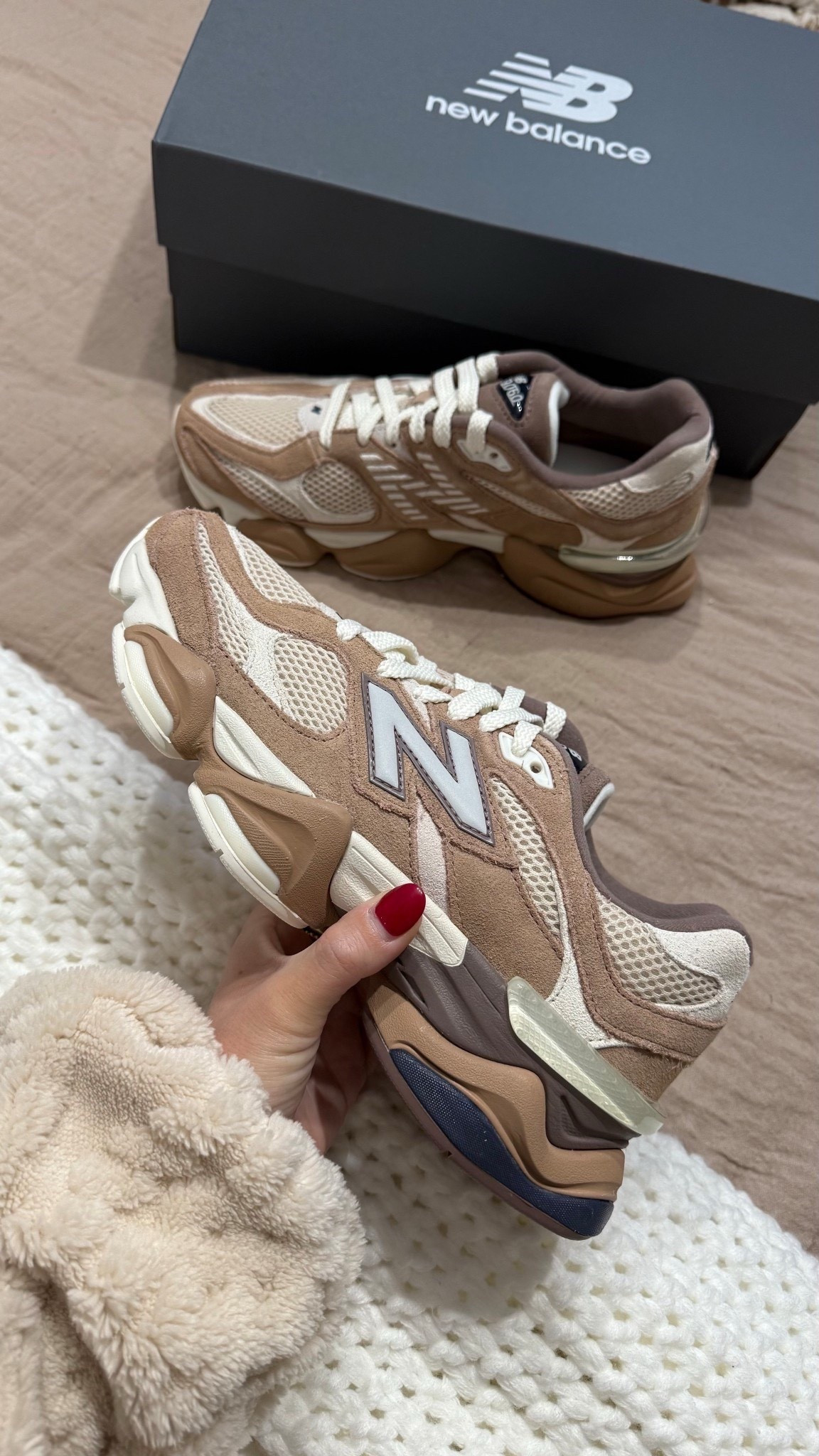 Cutest neutral sneakers! TTS. Wore in Disney & they were very comfy! 