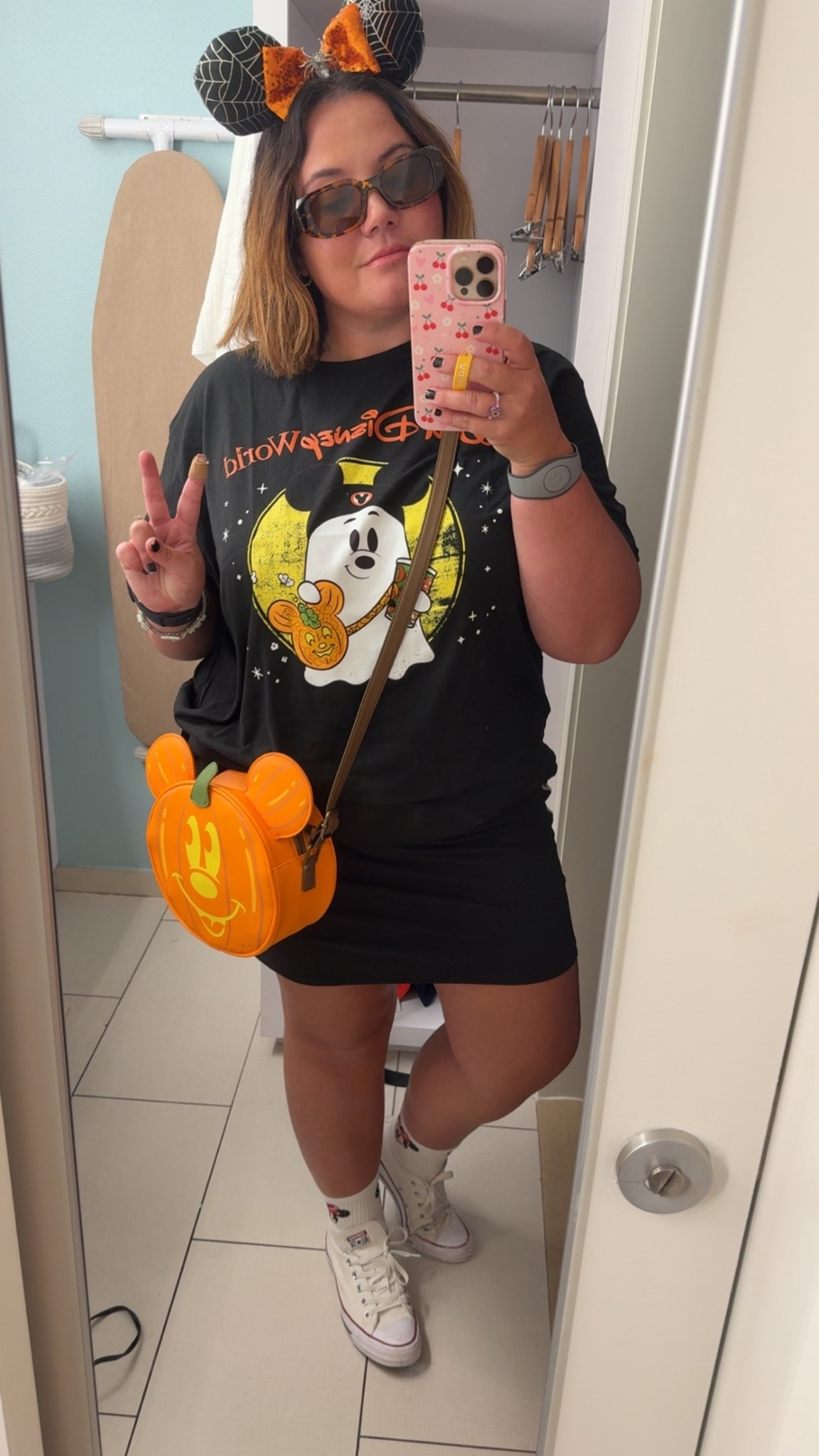 ✨🎃 Boo to You! 🎃✨
Halloween style but make it Disney 🧡👻
Tap to shop the exact pieces from my look — spooky season ready! #LTKFall #DisneyStyle