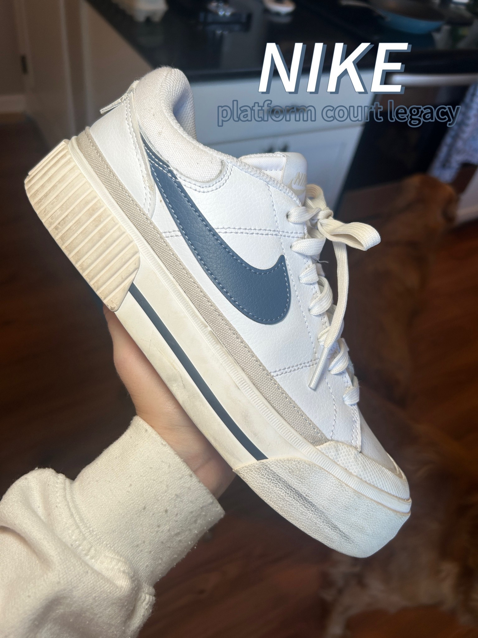 Nike platform court legacy perfect for summers! ☀️ 

From last season, but available through StockX! 

Sneakers / fall / summer / HOC / color analysis 