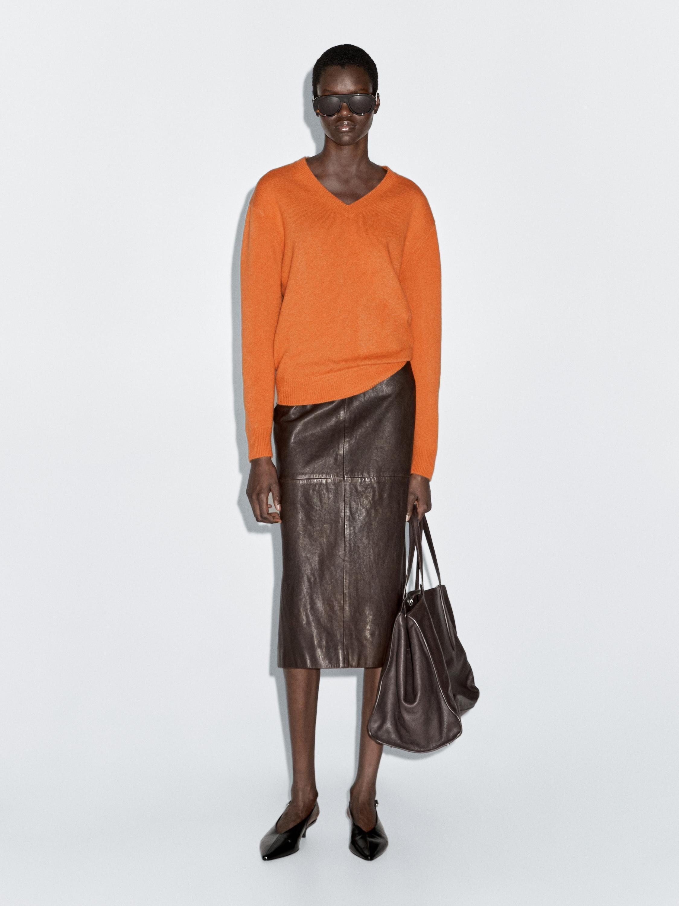 Midi skirt made of 100% sheepskin leather. Concealed rear zip. Central back opening. Lined. | Massimo Dutti US