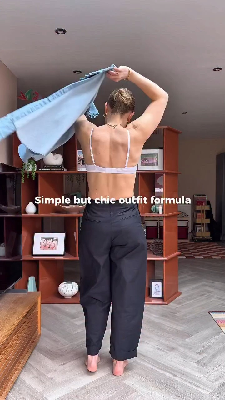I’ve said it before and I will say it again navy is the best base for any office outfit, I’ve gone for a denim shirt and it still feels really smart and put together with the navy trousers and the black accessories make it feel really chic IMO 🤌🏻

#outfitreel #officeoutfit #fashionover30 #chicofficeoutfits #simpleoutfits