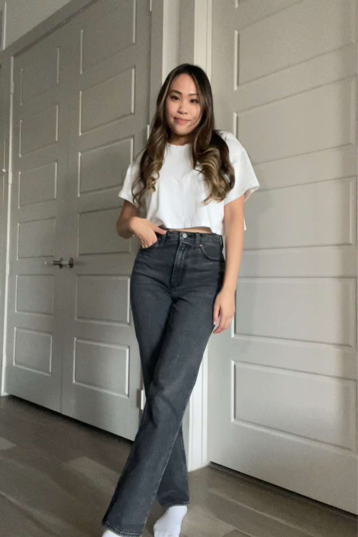 Wearing 25W regular length Abercrombie Ultra High Rise 90’s Straight Jean

#LTKunder100 #LTKSeasonal #LTKstyletip