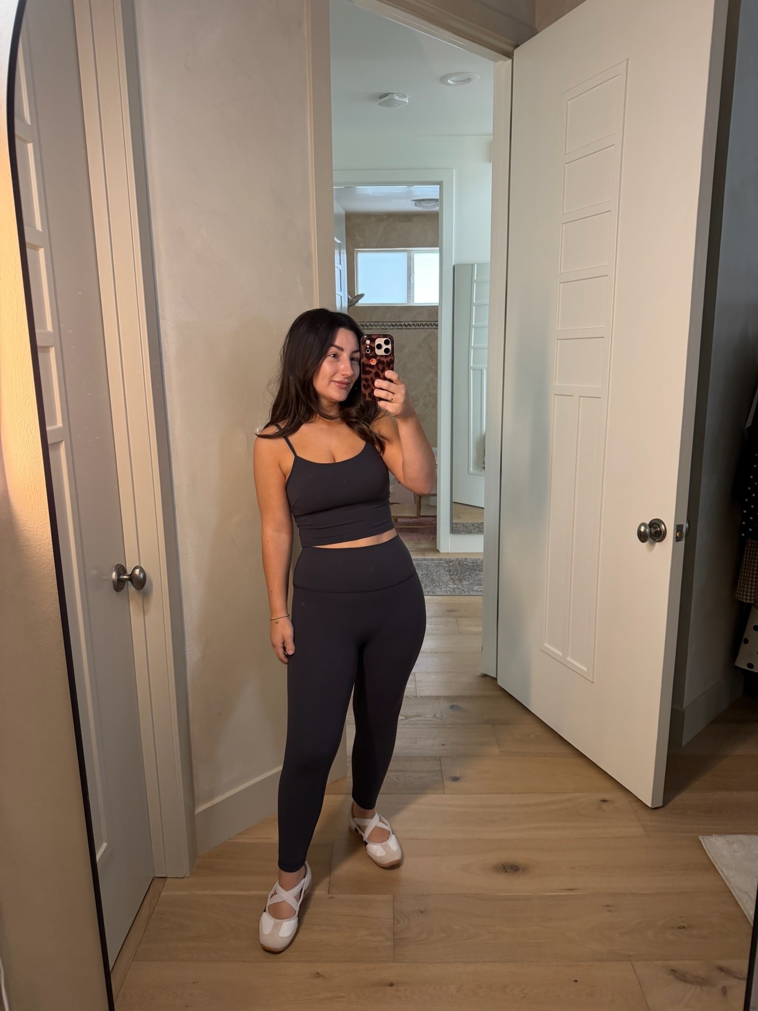 Workout outfit!! 

Top size small
Pants size medium 

5’0” 140lbs 
Petite friendly activewear

#LTKPetite #LTKootd #LTKActive
