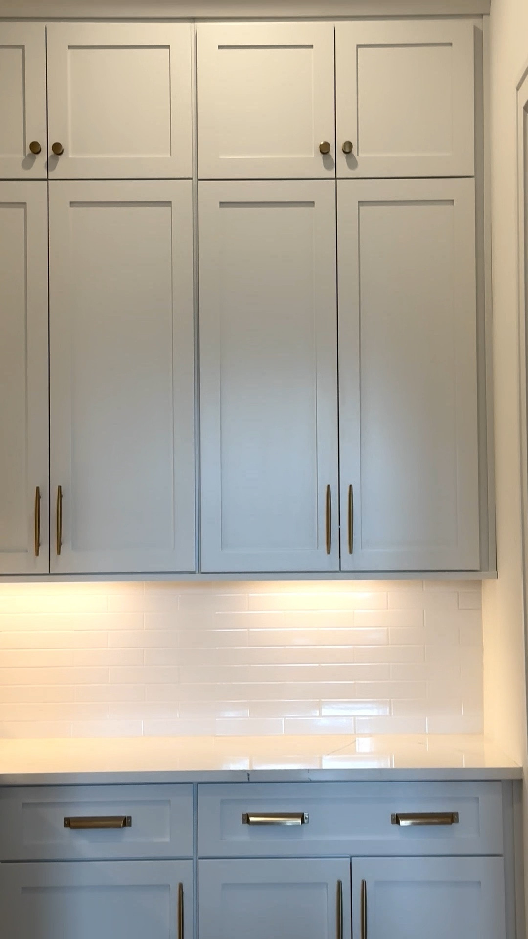 I changed the hardware in my pantry and use a mix of knobs, pulls, and cup pulls in “honey brass”. @Wayfair has a great selection of kitchen hardware! I’ll link what I used and some others I love. #ad #wayfairpartner #wayfair



#LTKdayinmylife #LTKHome #LTKstorytime