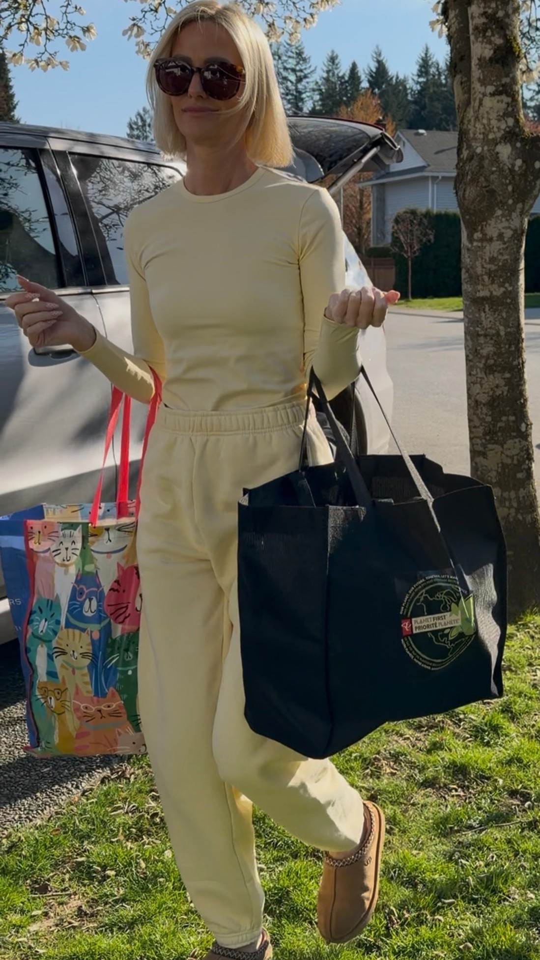 Lemon whip 🍋 I want this set in alllllll the colours! 