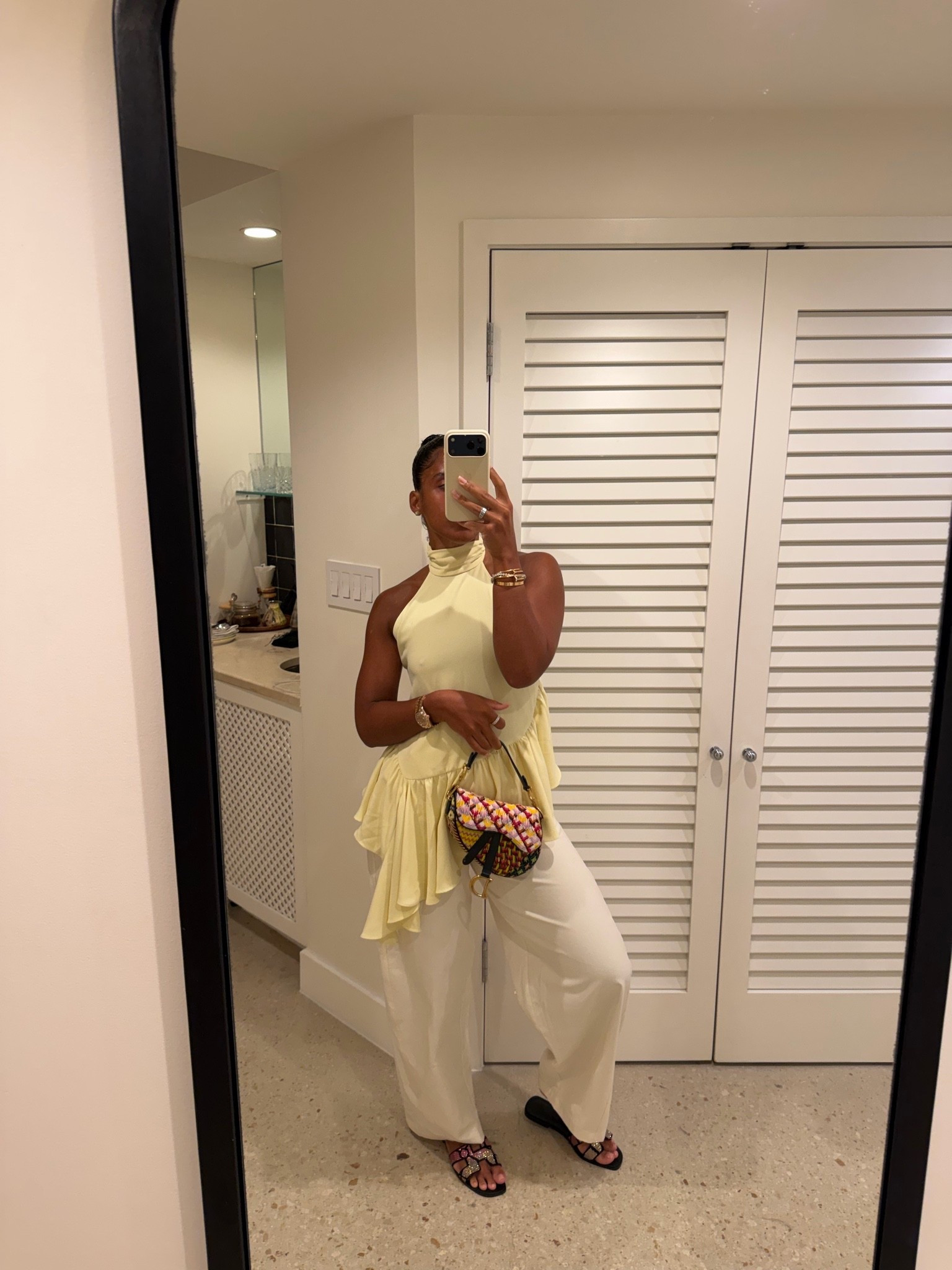 A cutie vacation outfit! I feel like this could work for day or night depending on how you accessorize!
Wearing an XS in the top and S in the pants!

#LTKootd