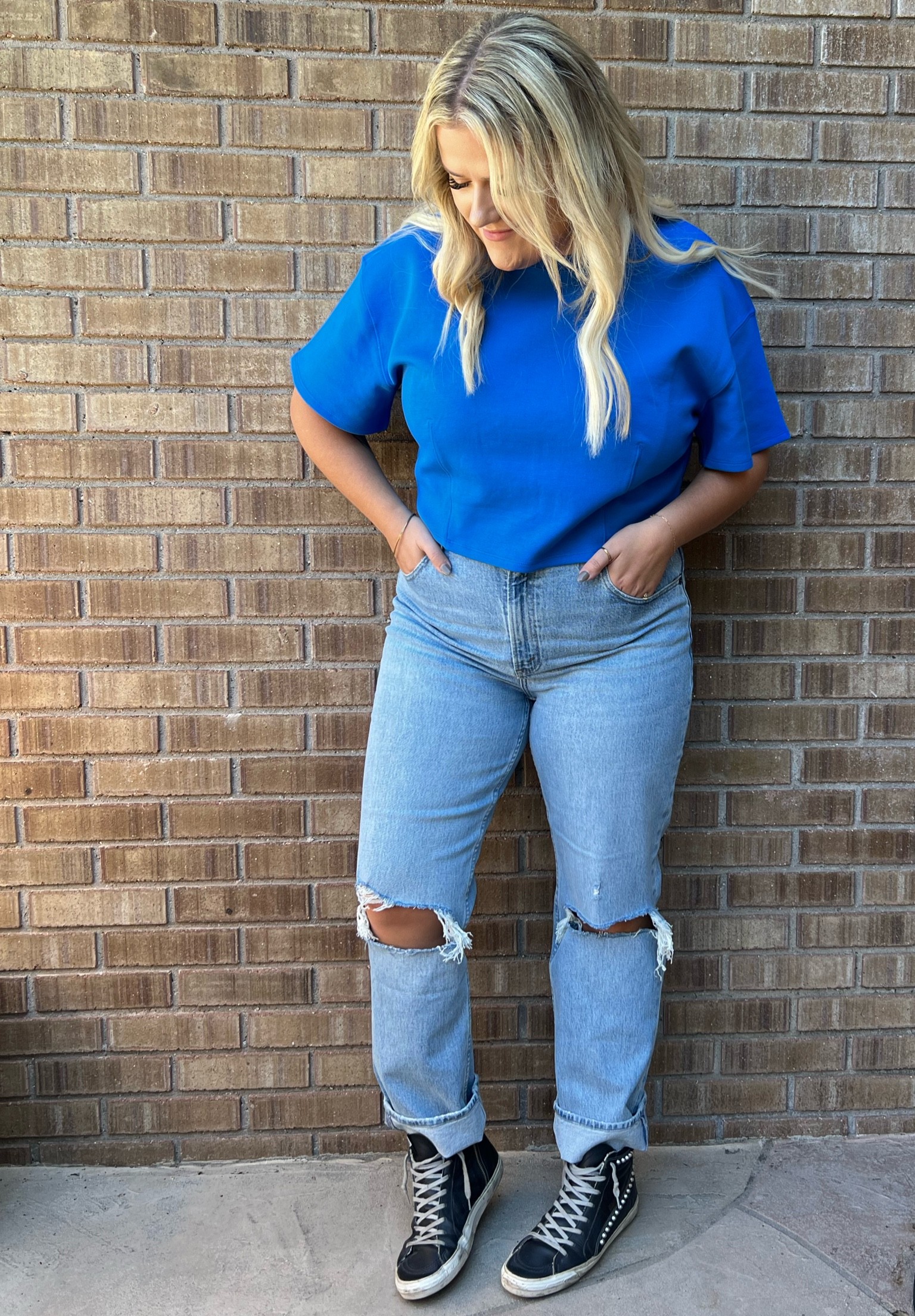 Casual outfit, electric blue, perfect high-waisted denim

#LTKunder100 #LTKsalealert #LTKstyletip