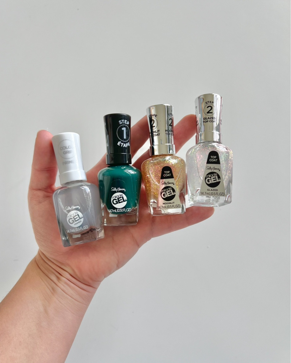 Looking to refresh your nails for the holidays? Head to @target to shop the Sally Hansen Miracle Gel Collection to get the perfect manicure at home 💅


#ad @targrt #target #TargetPartner @sallyhansen #sallyhansen #fall #fallnails #nailpolish #ltkstyletip 

#LTKSeasonal #LTKHoliday #LTKbeauty