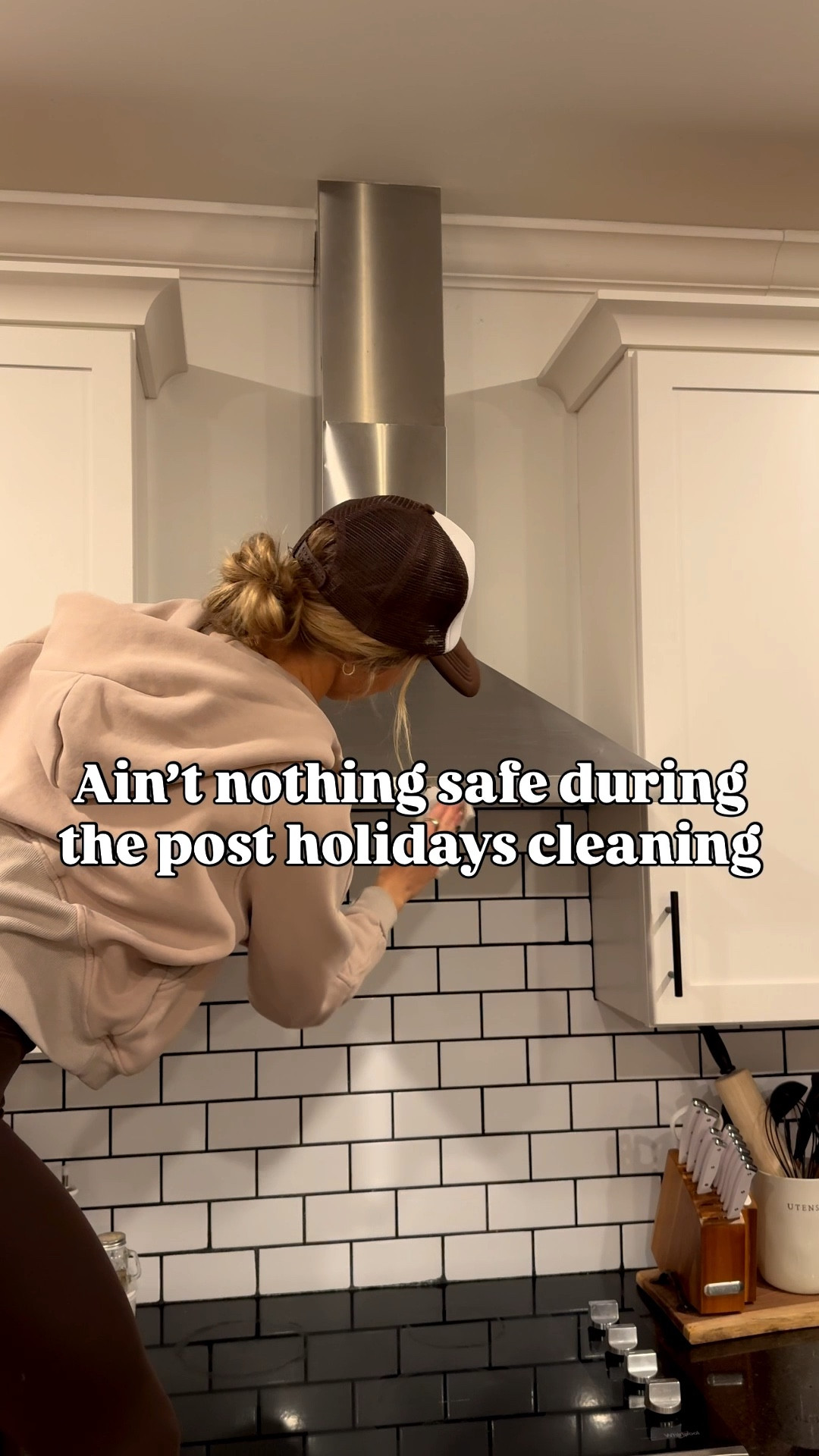 Christmas cleaning > Spring cleaning 🧼🧹🫧

#LTKU #LTKHome #LTKSeasonal