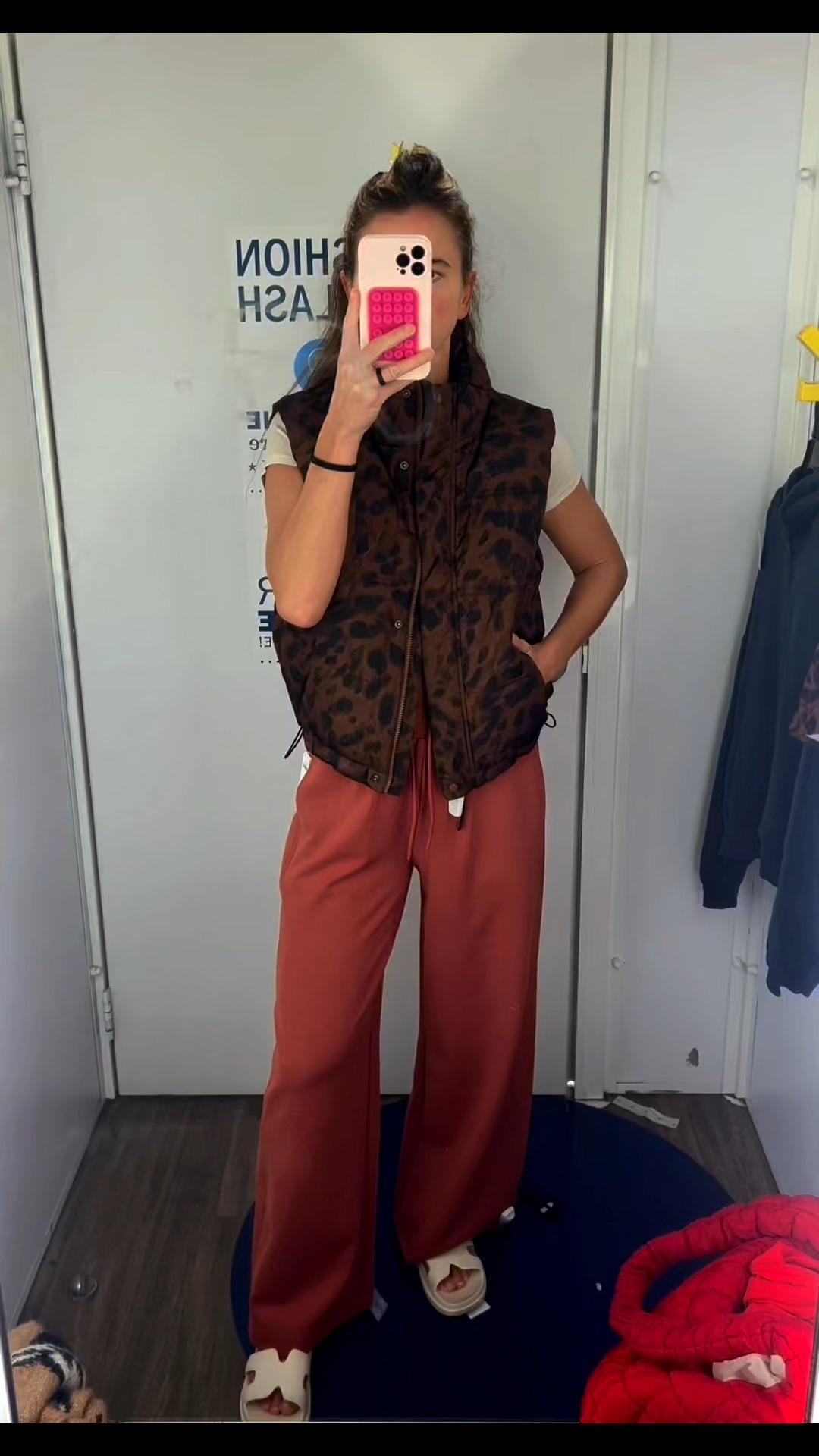 We love a vest that goes with anything! 

Old navy 
Old navy viral
Winter vest 
Cheetah vest 
Brown vest 
Winter fashion 
Fall fashion 
Old navy fashion 

#LTKSeasonal #LTKActive #LTKSaleAlert