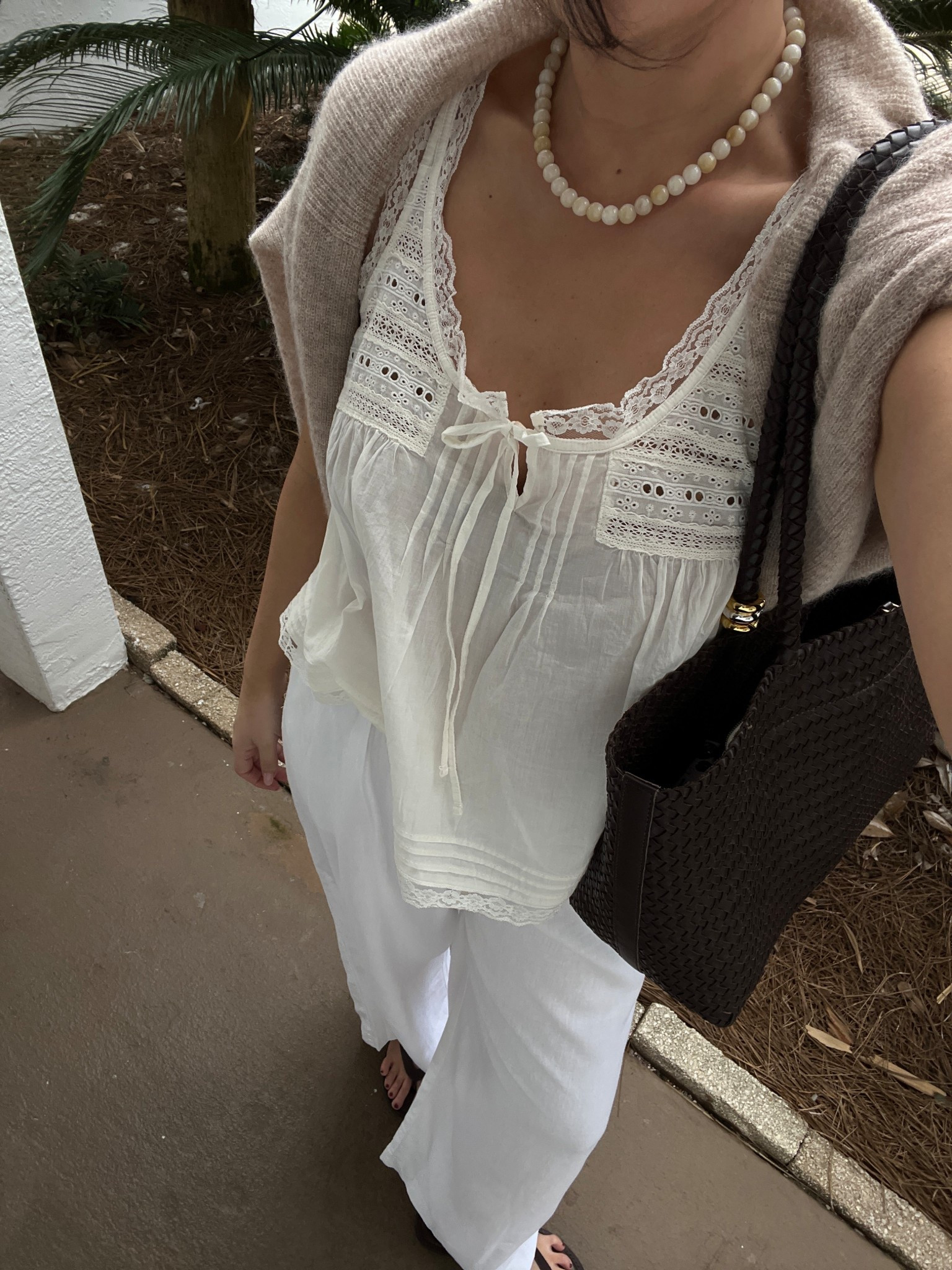 Ootd! Necklace is form H&M but unfortunately not sold online!

#LTKootd #LTKSeasonal #LTKTravel