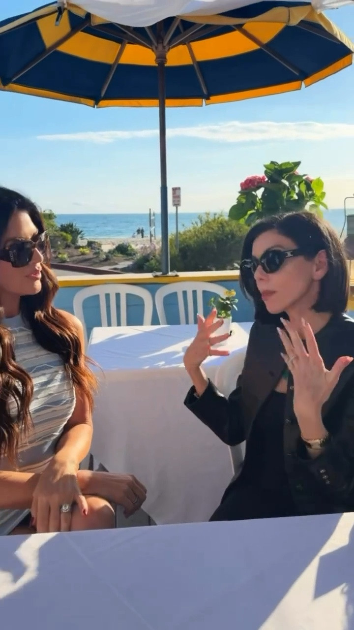 It’s official! RHOC season 20 will premiere July 9 💃🏻🍾😎 Who do you want to form an alliance with ??? 🤔🤣💃🏻🍊

#rhoc #realhousewivesoforangecounty #rhoc20 #bravotv #doyouwanttoformanalliance

#LTKdayinmylife #LTKgrwm #LTKootd