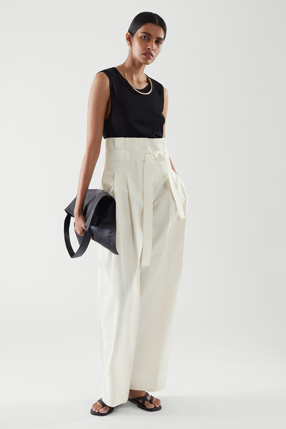 HOSE MIT HOHEM PAPERBAG-BUND | COS (US)