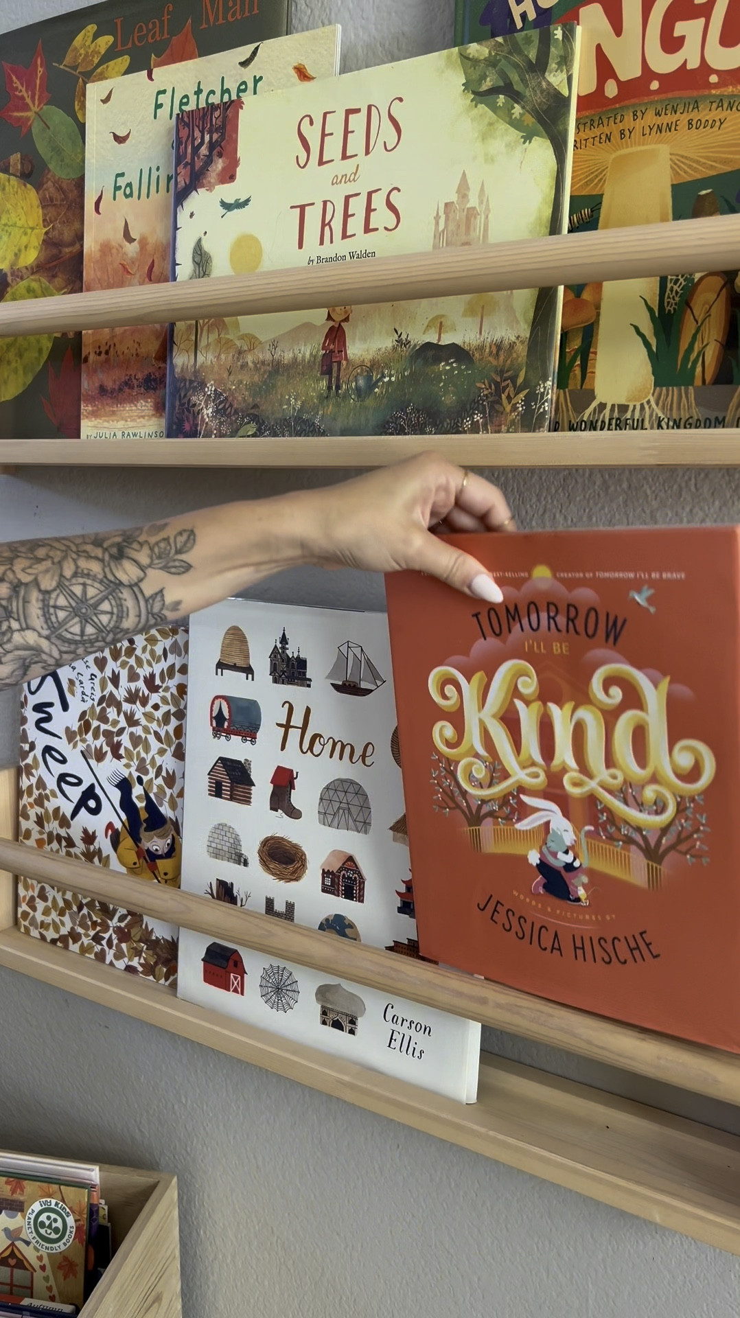 Homeschool autumn bookshelf ☕️🍂📚

#LTKBacktoSchool #LTKKids #LTKSeasonal