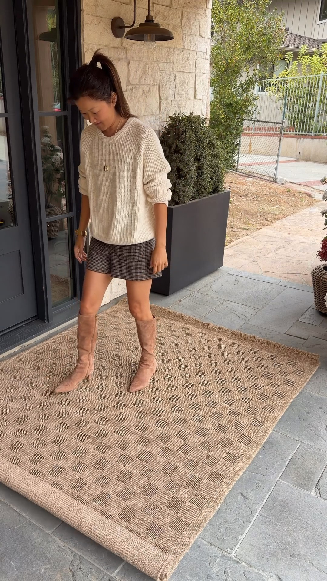 #ad I'm obsessed with these cozy Fall vibes from Wayfair! I love the warm tones for fall and that everything here is artificial but look so real! No green thumb required. Love the cute pattern on this rug and rhe florals are 😍. Shop below to get your space ready for Fall!

#WayfairPartner, @Wayfair #wayfair

#LTKHome #LTKSaleAlert