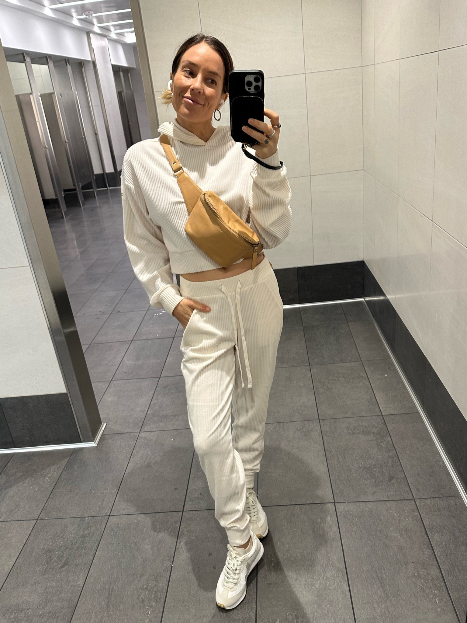 Unbeatable airport look thanks to the Alo Yoga Muse sweat set 🤌🏼
Love the ribbed texture of this set, as it really gives it a little something extra.
Bag is Mandrn, linking good look a likes 😍

#LTKstyletip #LTKfitness #LTKtravel