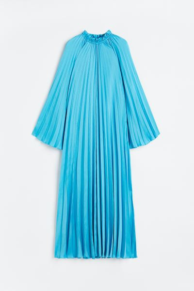 Pleated dress | H&M (UK, MY, IN, SG, PH, TW, HK)