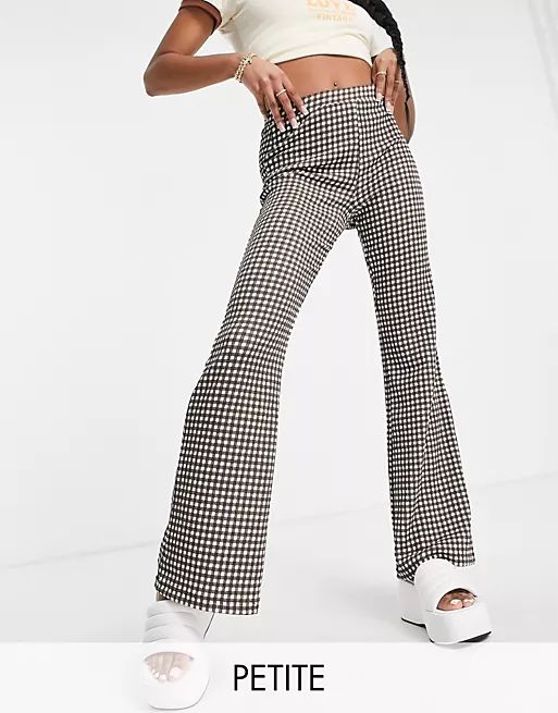 Only Petite flared trousers in brown gingham | ASOS | ASOS (Global)