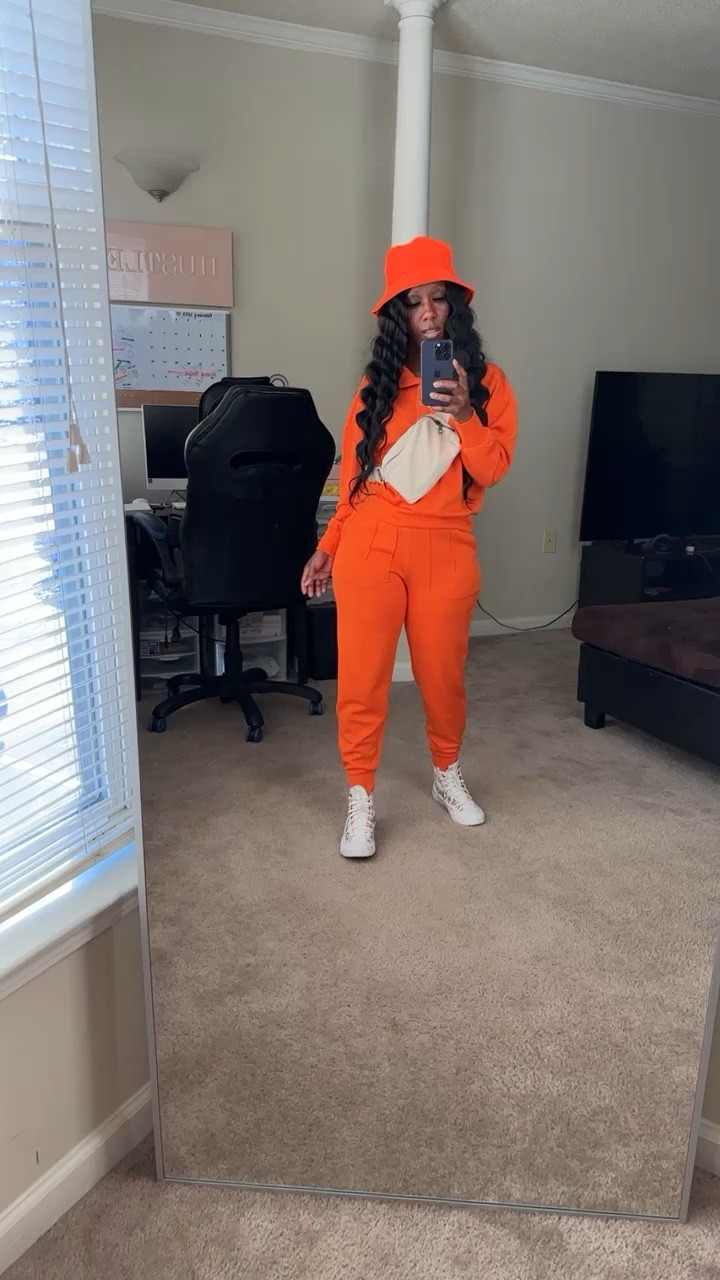  Winter Fashion Ideas
I’m wearing a size small. This set is super soft and comfortable. Perfect for those chill days when you’re running errands.

#LTKstyletip #LTKSeasonal #LTKfindsunder100