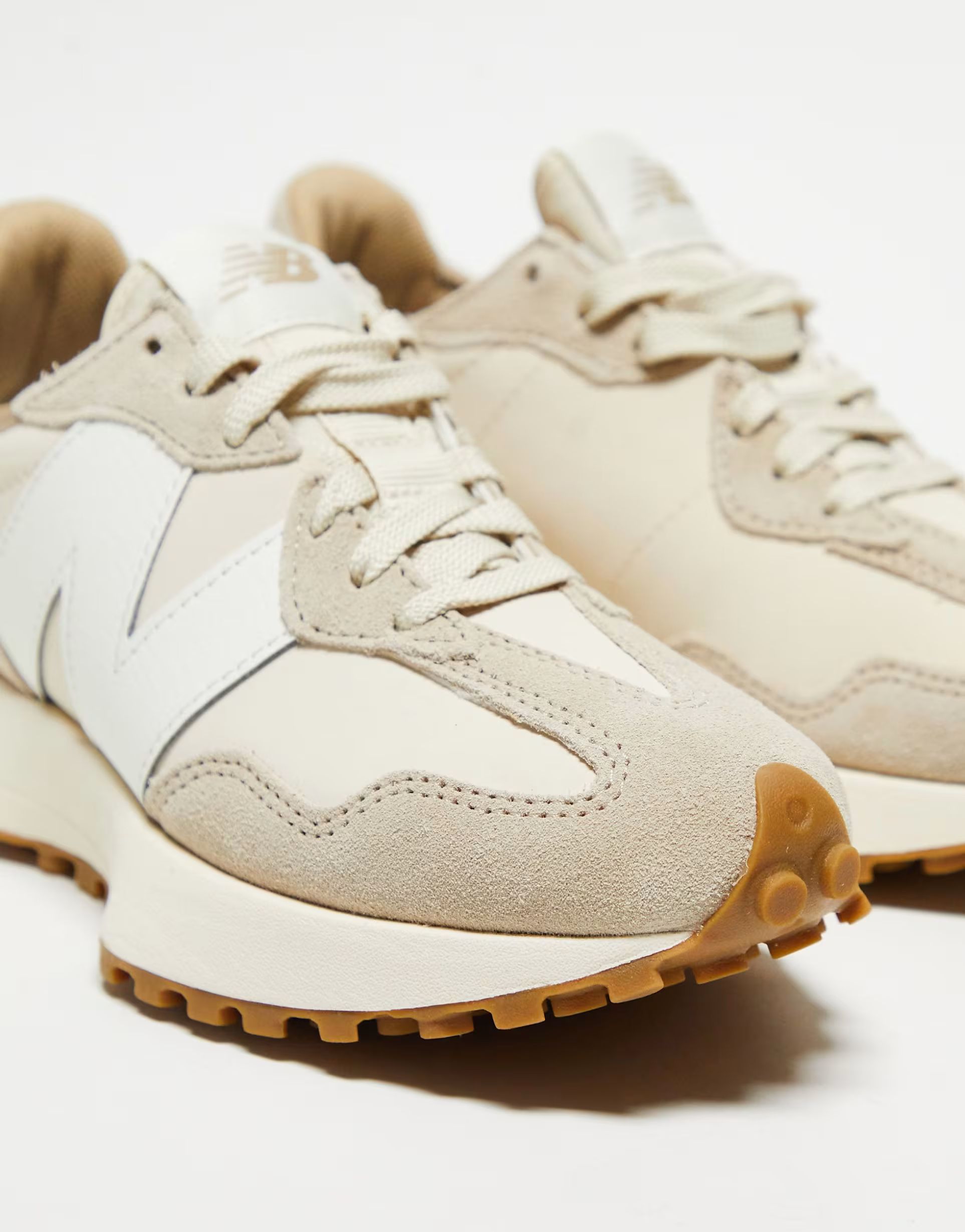 New Balance 327 trainers in beige | ASOS (Global)