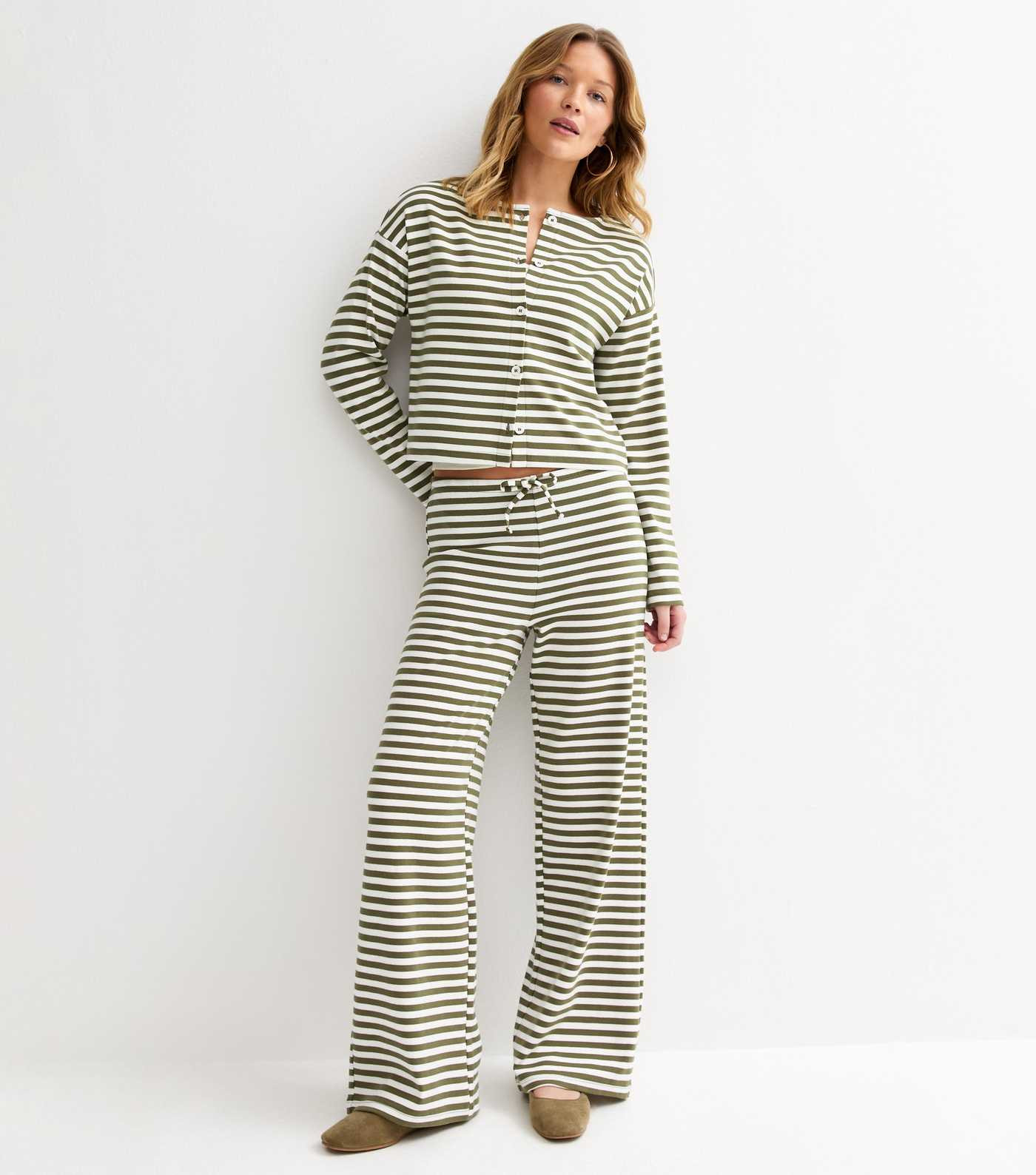 Green Relaxed Striped Wide Leg Trousers | New Look | New Look (UK)