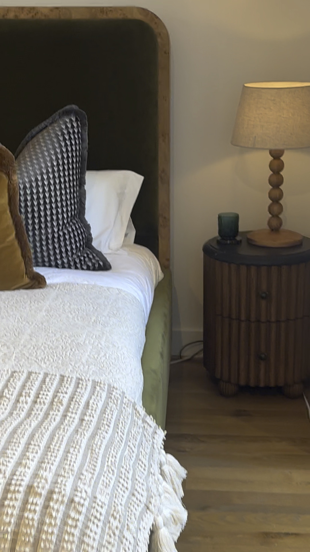 Get your home guest ready. #bedroom 

#LTKVideo #LTKHome #LTKHoliday