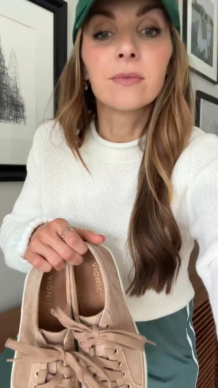 @Vionic Shoes sneakers will be your go to for fall!

#LTKootd