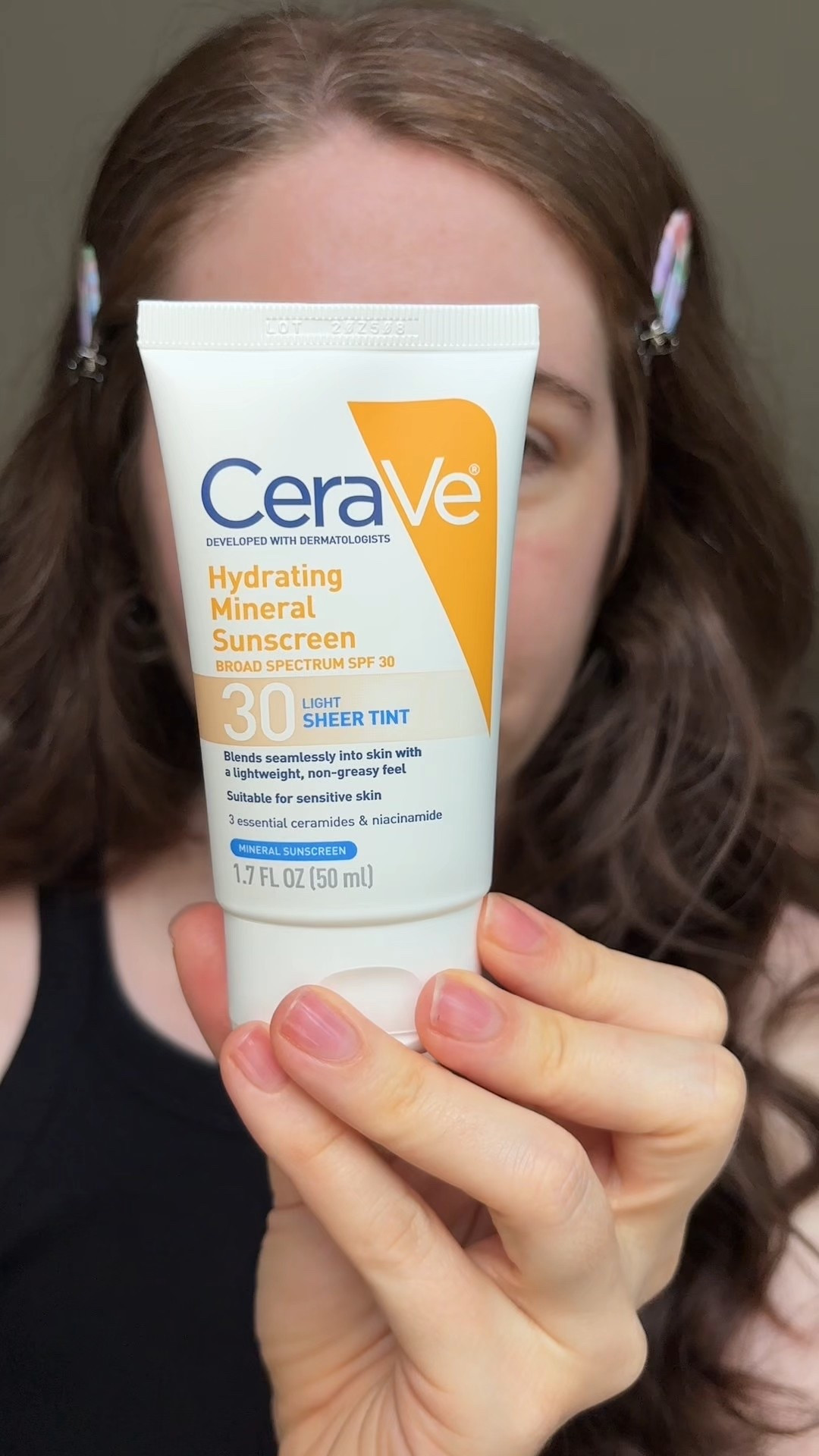 ✨ New sunscreen find: the CeraVe Hydrating Mineral Sunscreen SPF 30 (Light).
Blends in so much better than I expected + gentle enough for my eczema-prone skin 💛

#LTKBeauty #LTKSeasonal
