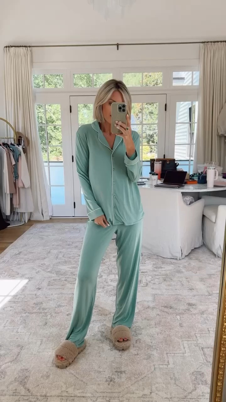 Love these pajamas from the NSale! Wearing size small!

Loverly Grey, Nordstrom anniversary sale, Nsale, Nordstrom finds, pajamas 

#LTKxNSale #LTKSaleAlert