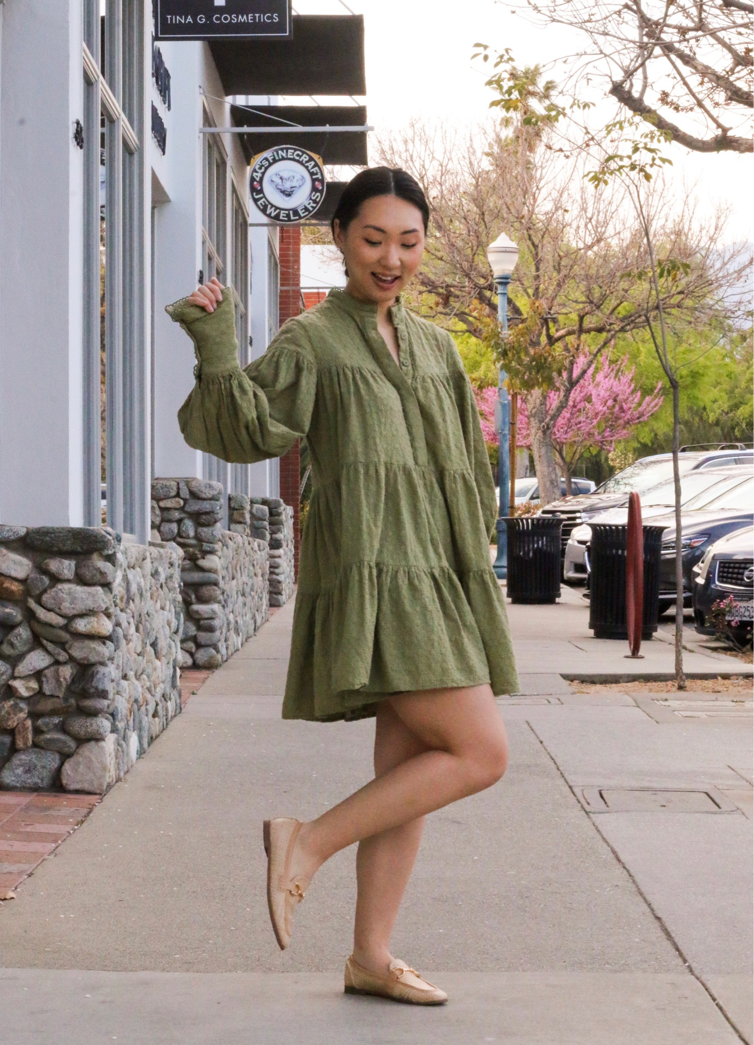 Amazon Fashion green tunic dress, Steve Madden carrine raffia flats, Dareth Colburn Designs blake cz stud earrings 