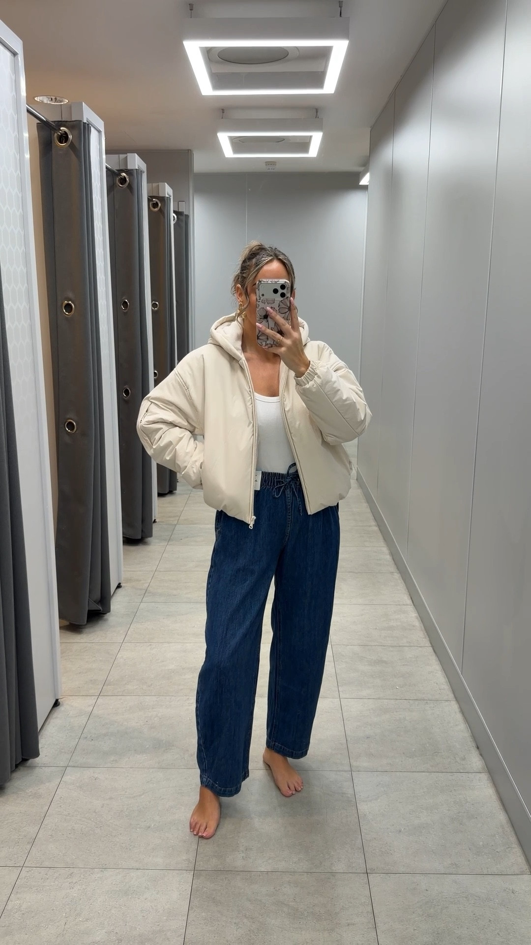 These denim tapered joggers are finally online & available on click and collect! Only £18!!

I’m a UK SIZE 10 5ft4 and I’m wearing a size small 

Denim, Primark jeans, jeans, jogger jeans

#LTKspring #LTKjeans #LTKuk