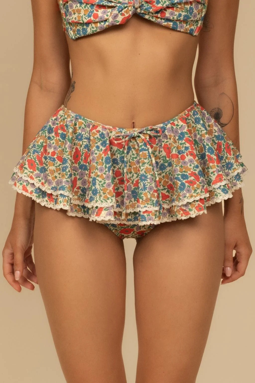 Florencia Floral Ruffle Hot Short w/Trim | Montce