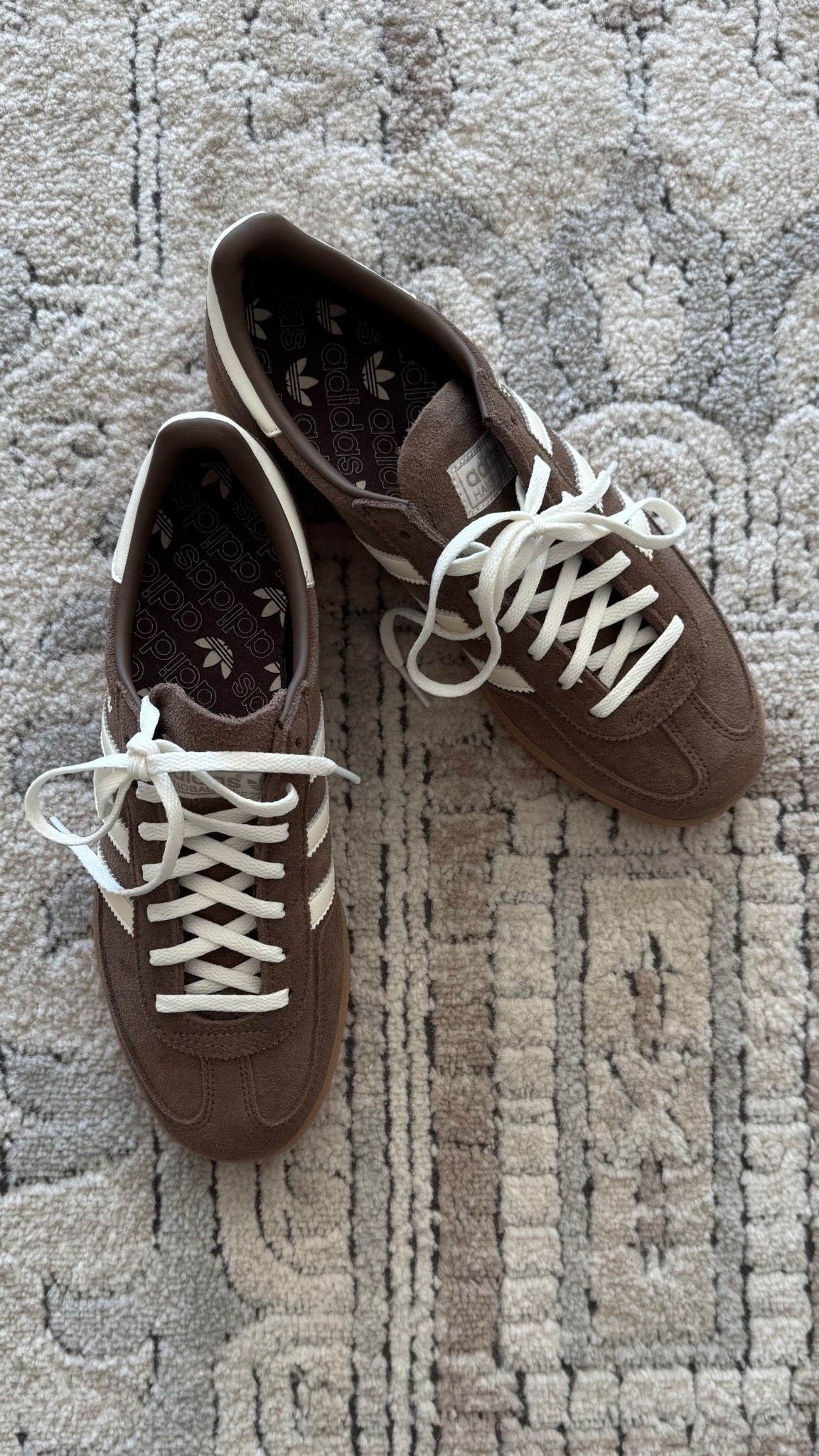 Obsessed with these adidas spezial shoes! 


#LTKHoliday #LTKGiftGuide #LTKShoeCrush